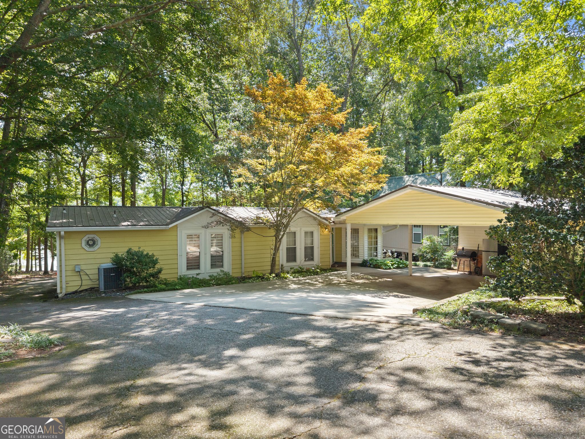 878 Lakeshore Road