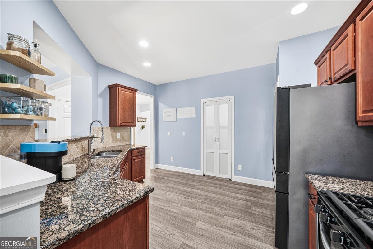 4977 Berkeley Oak Drive Property Photo 12