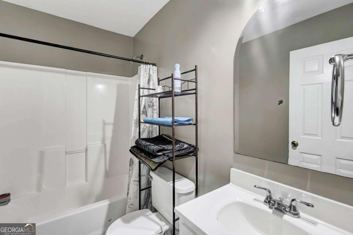 106 Trafalgar Court Property Photo 26