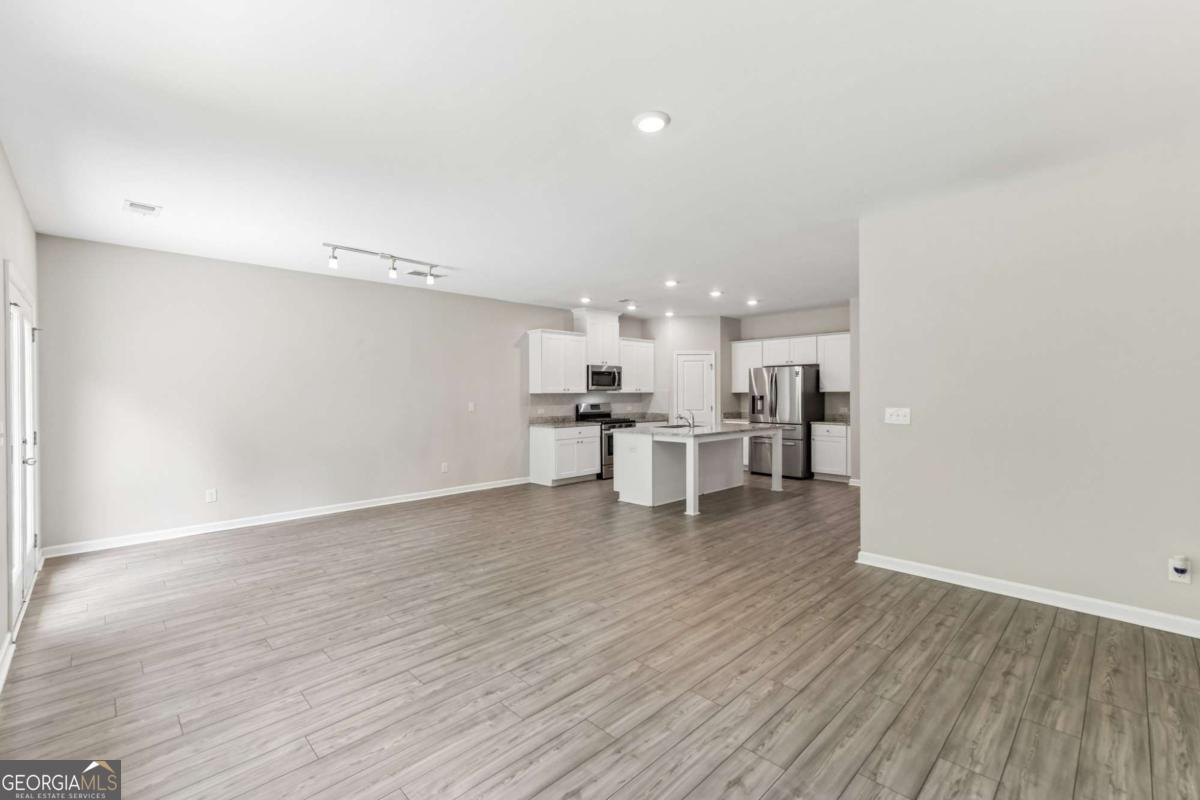 6032 Harbor Landing Drive Property Photo 6
