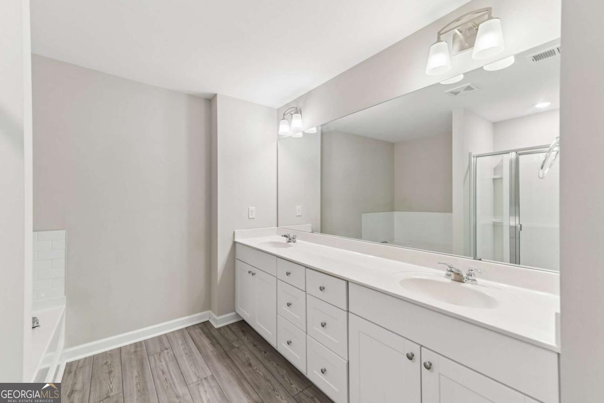6032 Harbor Landing Drive Property Photo 12