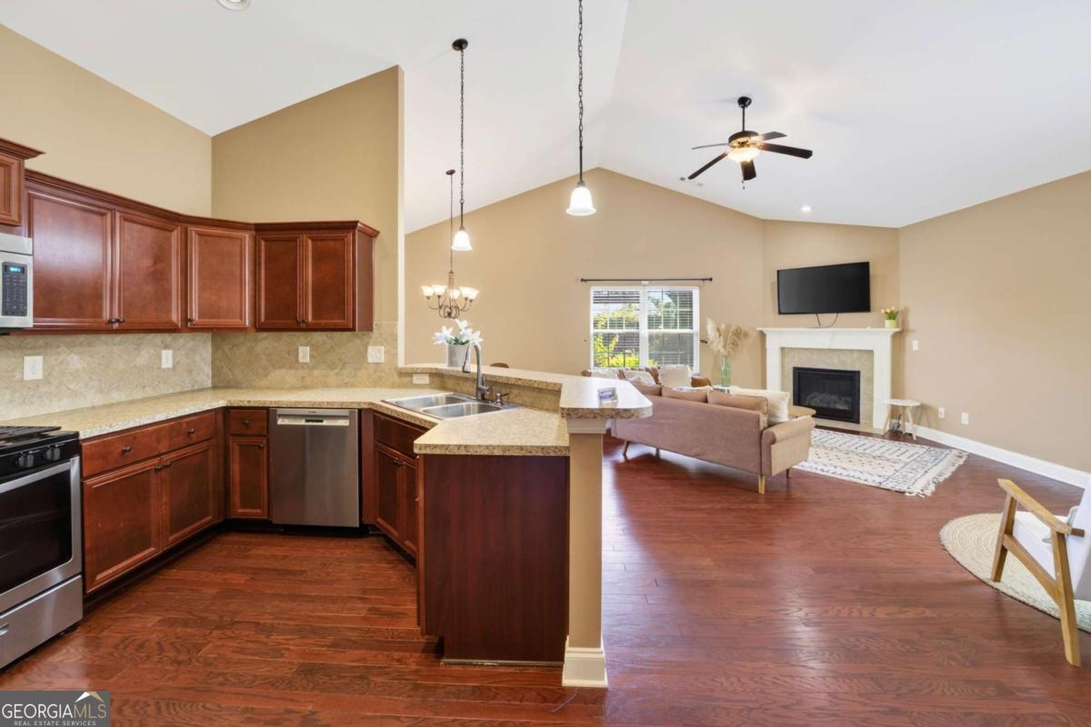 4814 Lost Creek Drive Property Photo 7