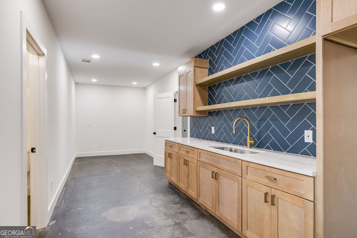 40 Crowe Road Property Photo 10