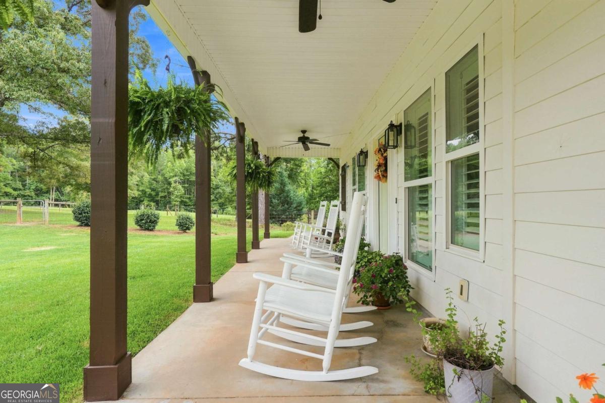 216 Mockingbird Lane Property Photo 4