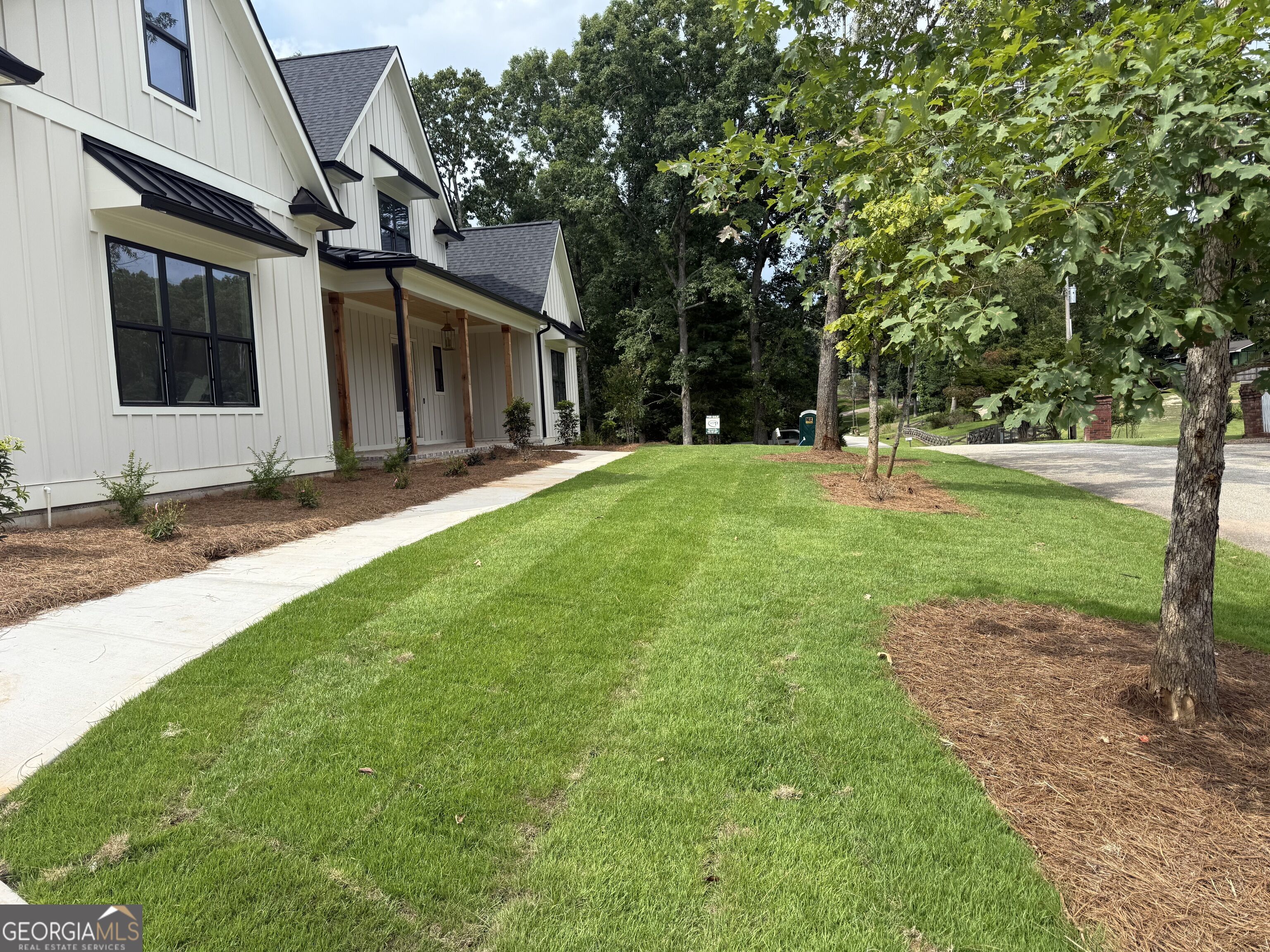 5990 Warpath Road Property Photo 2
