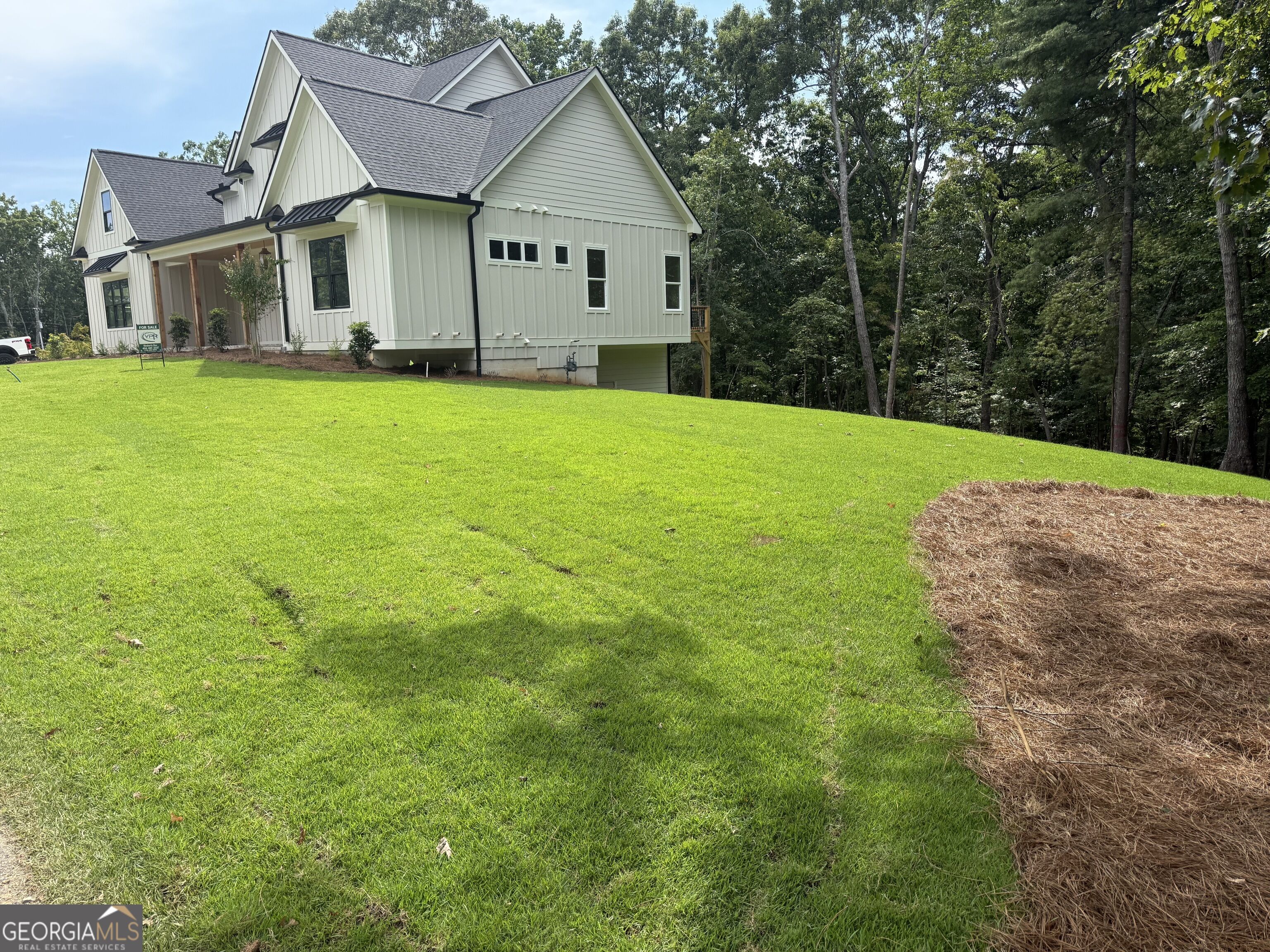 5990 Warpath Road Property Photo 3