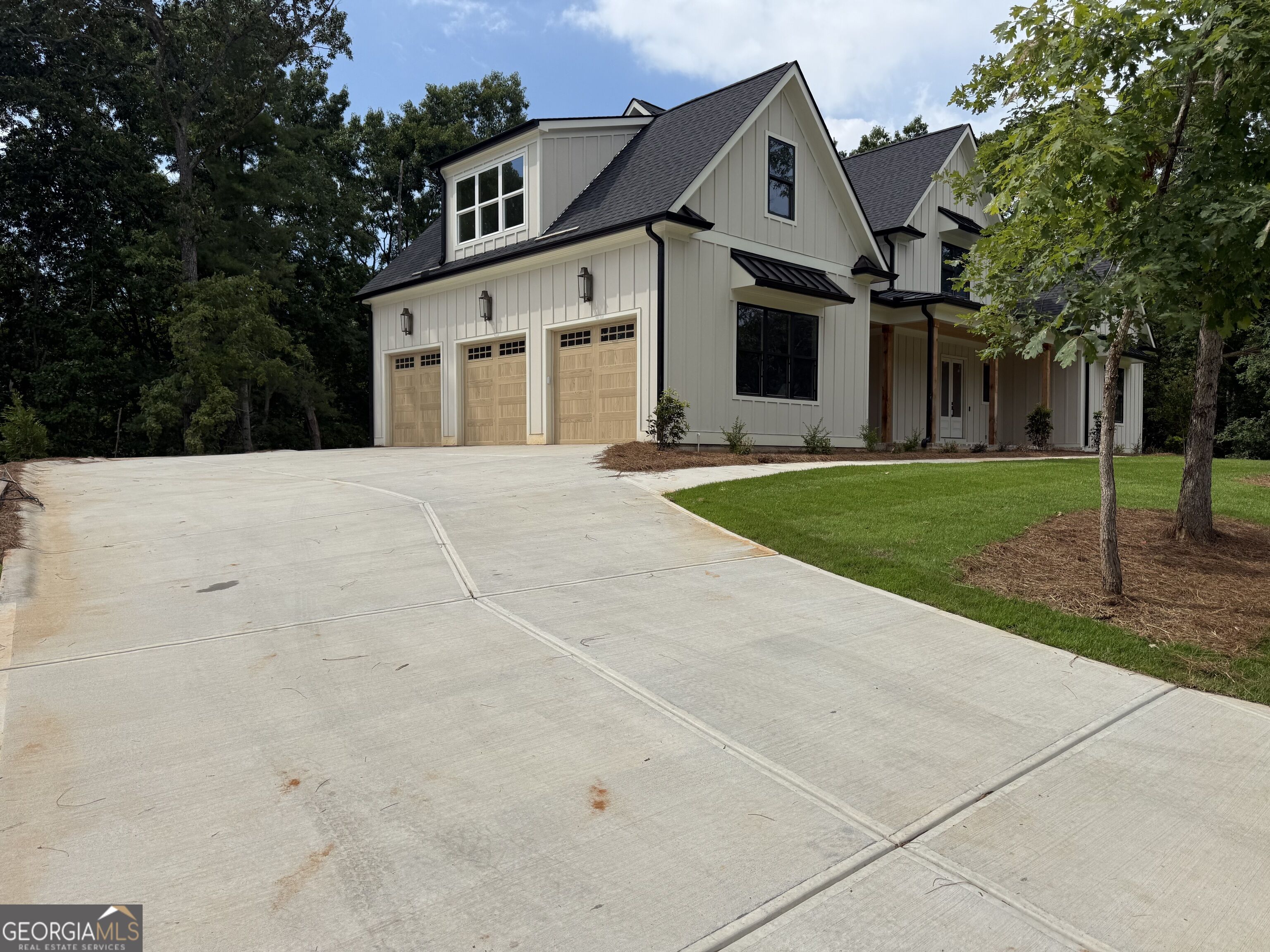 5990 Warpath Road Property Photo 4