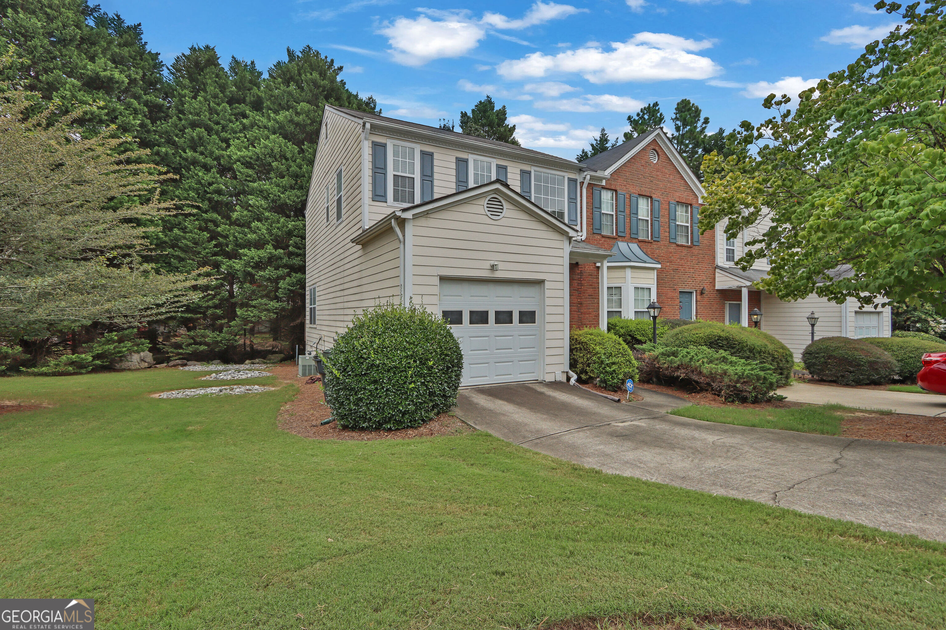 5252 Pinnacle Point Court Property Photo 2