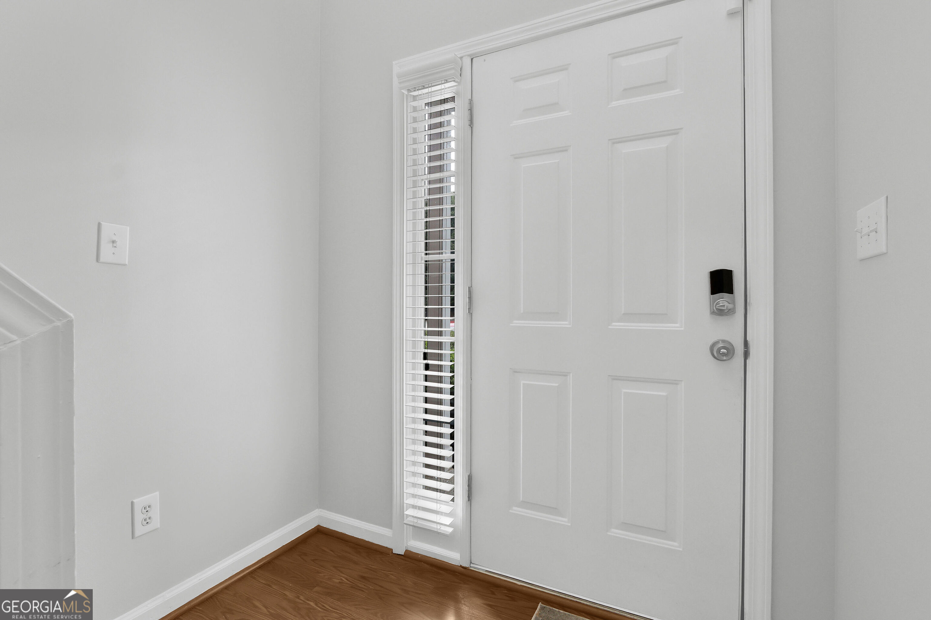 5252 Pinnacle Point Court Property Photo 8