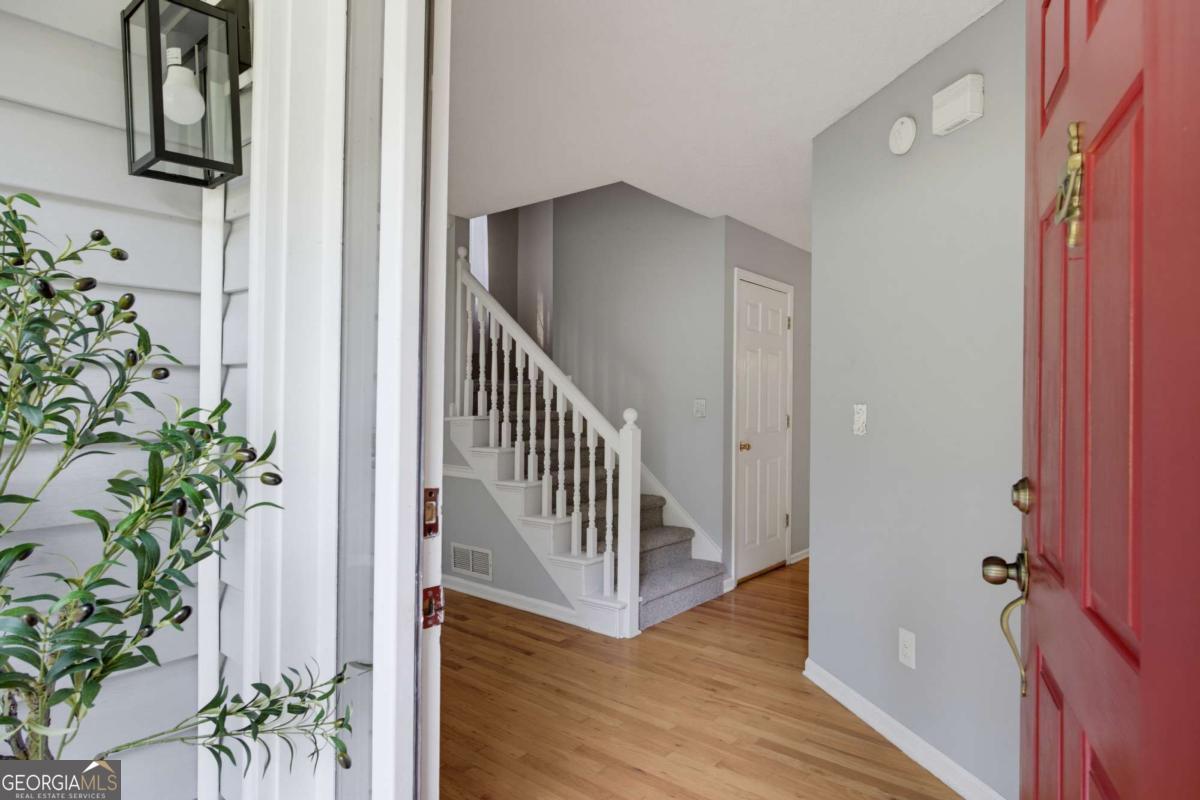 804 Abbington Lane Property Photo 3