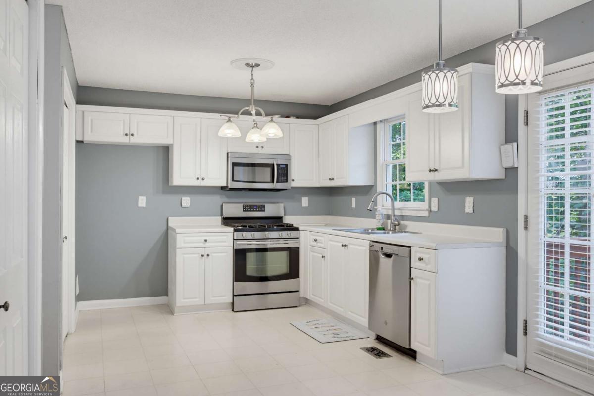 804 Abbington Lane Property Photo 11