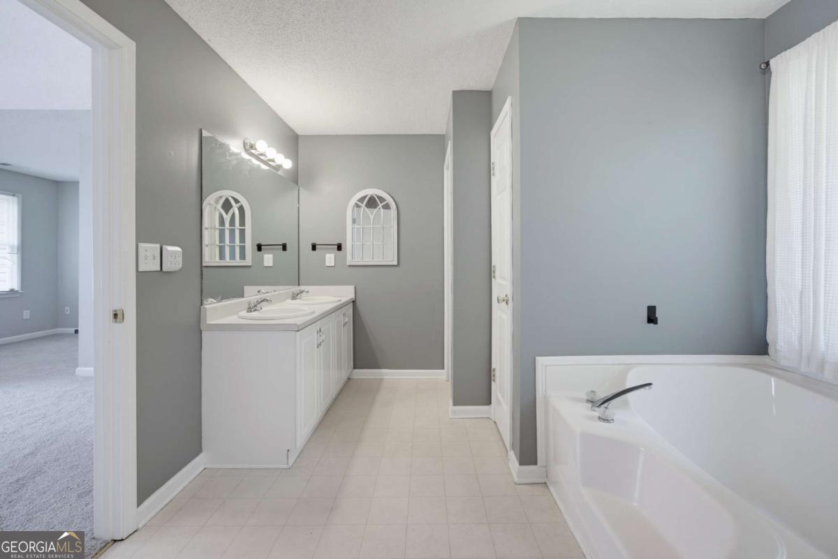 804 Abbington Lane Property Photo 17