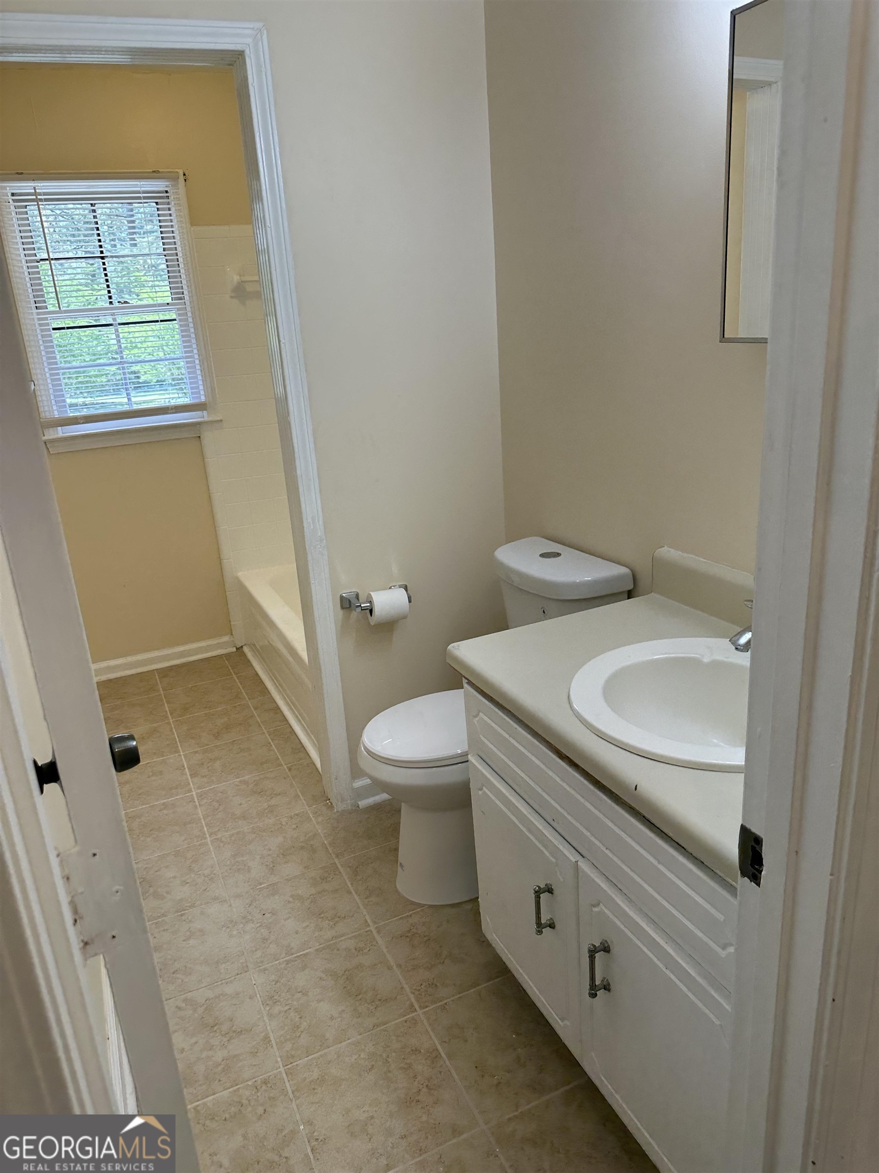 178 Hill Lane Property Photo 7