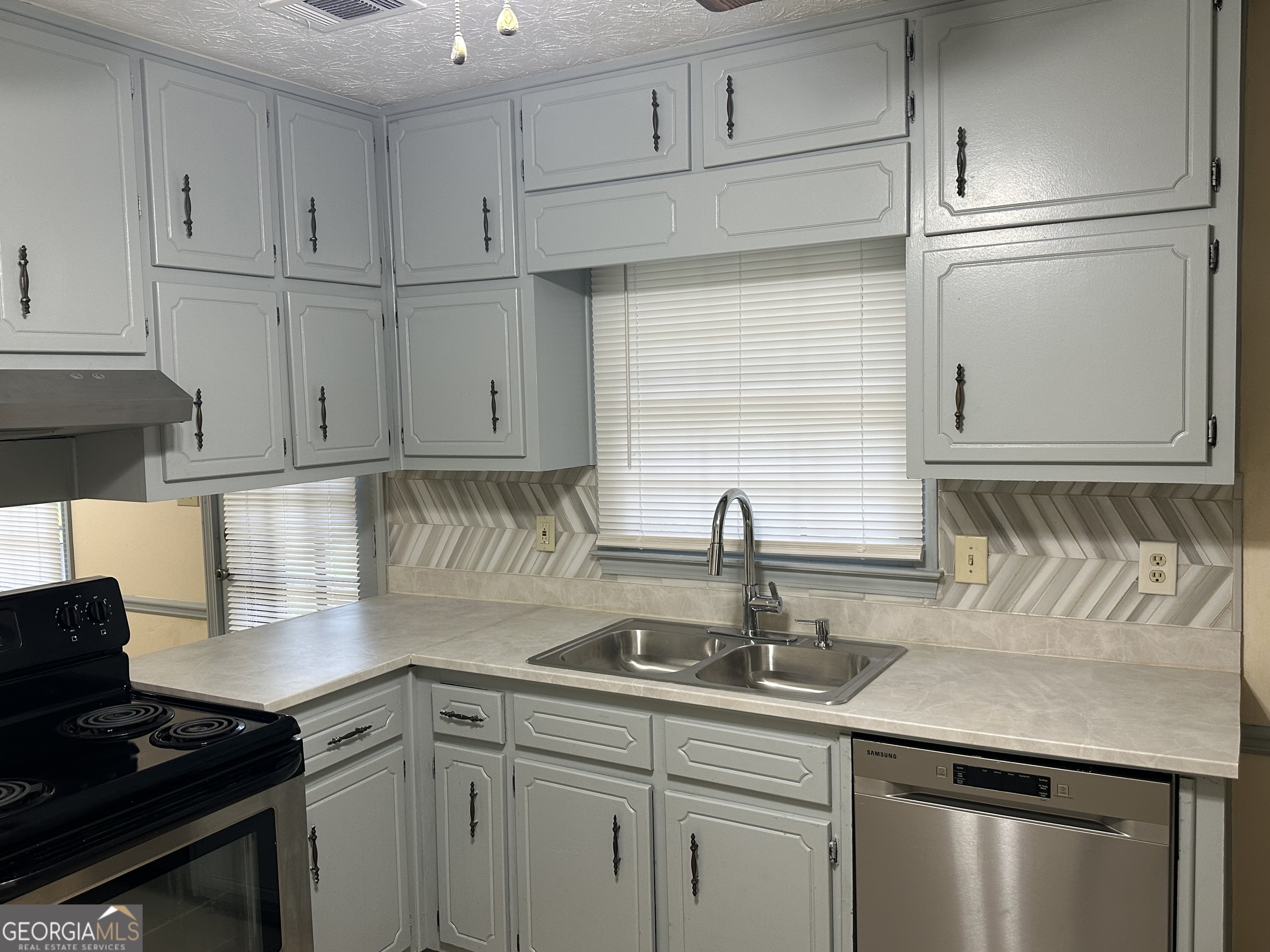 178 Hill Lane Property Photo 41