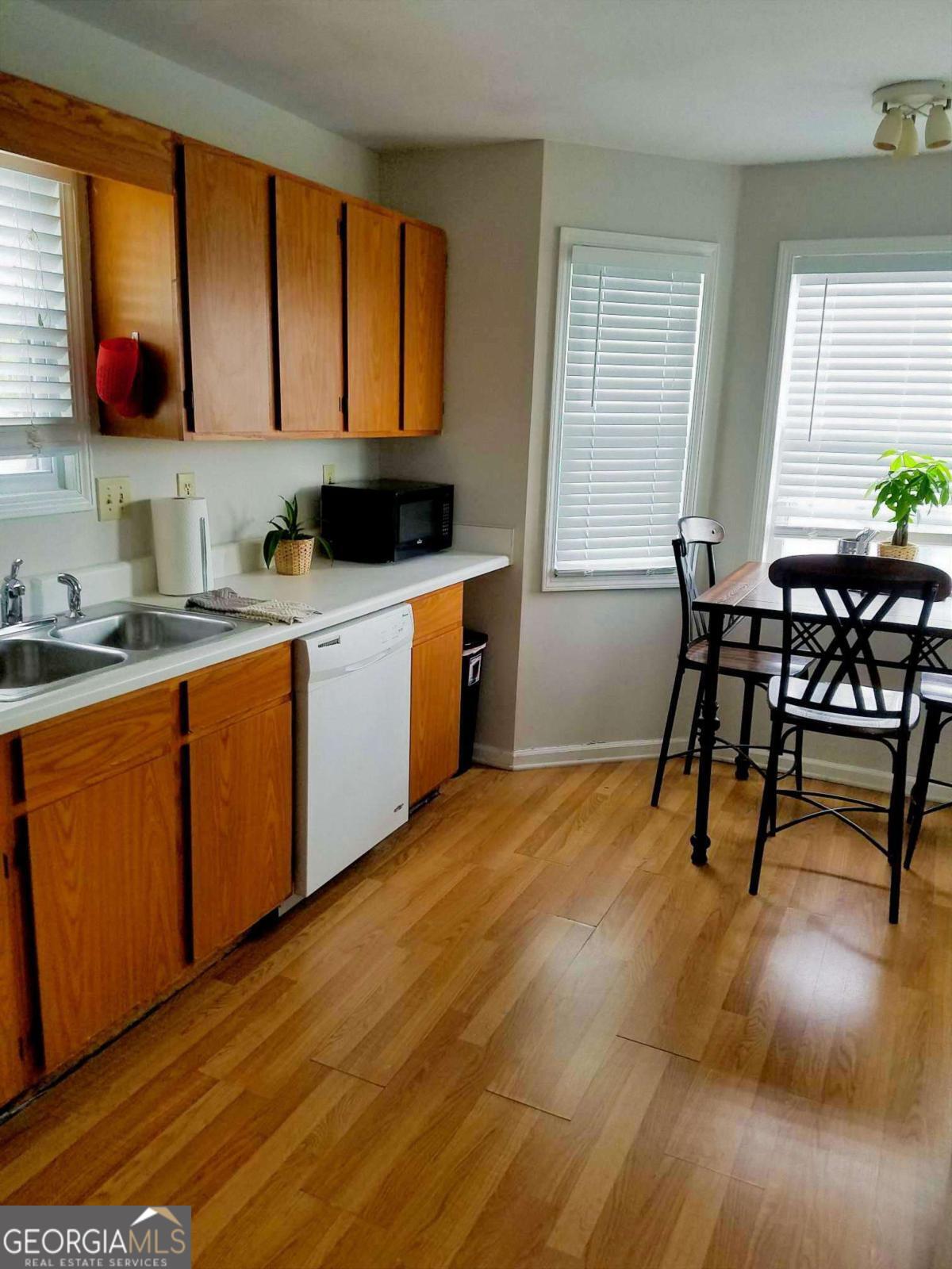 1738 Taylor Street Nw # A2 Property Photo 5