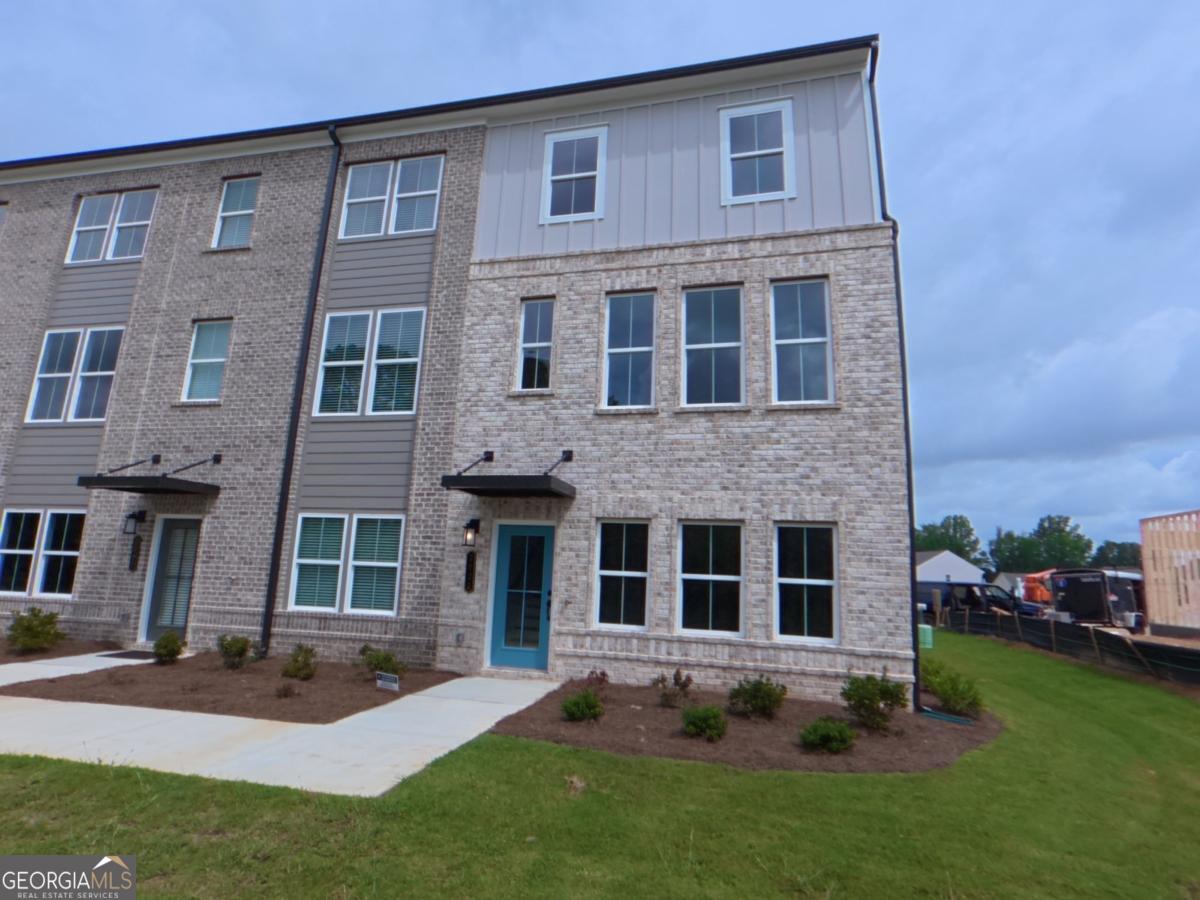 2923 Beaconwood Court Property Photo 1