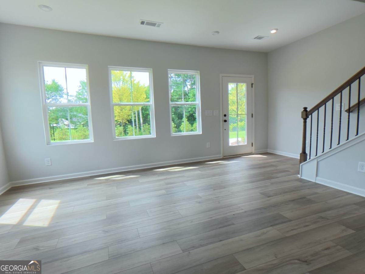2923 Beaconwood Court Property Photo 5