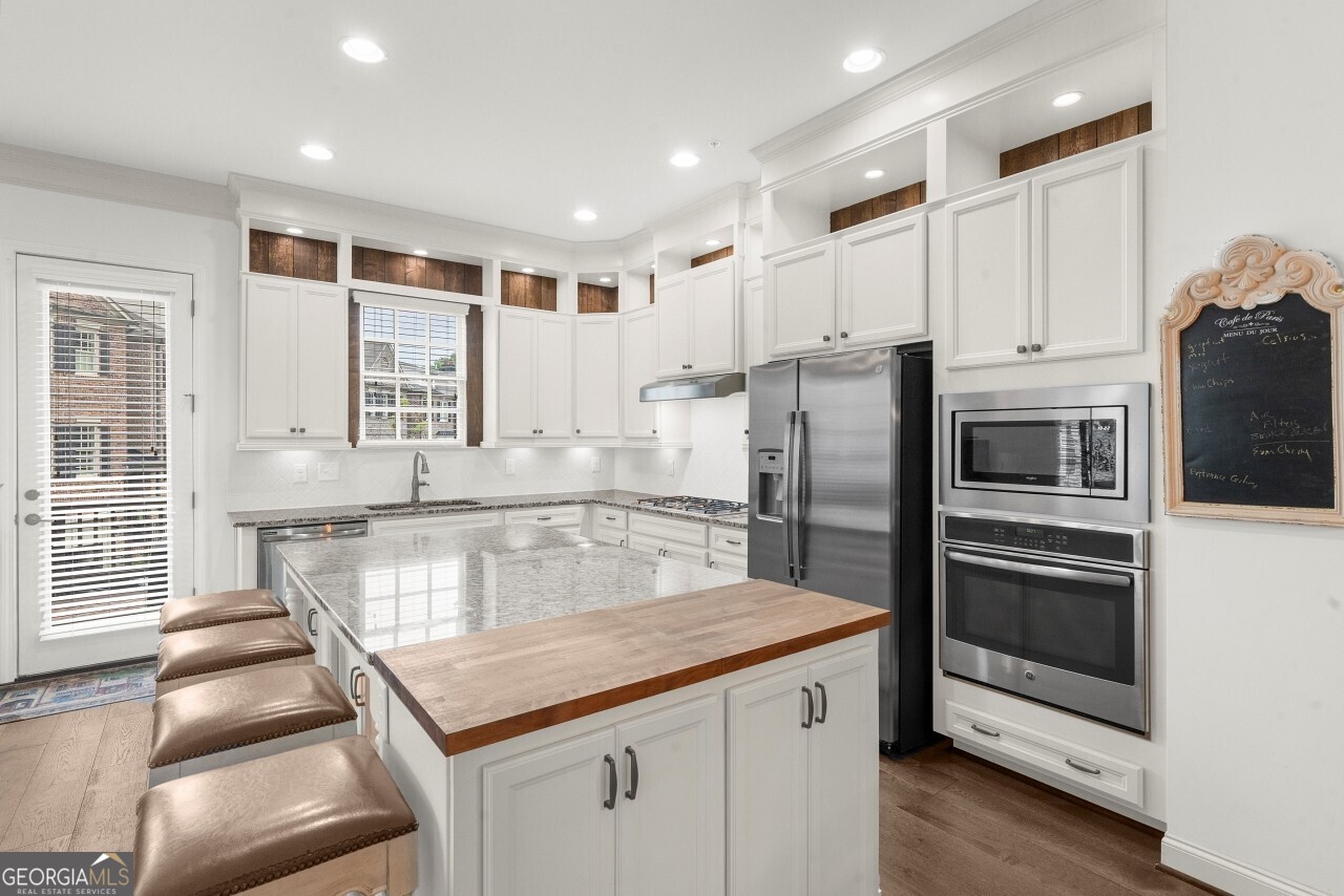 410 Rose Garden Lane Property Photo 18