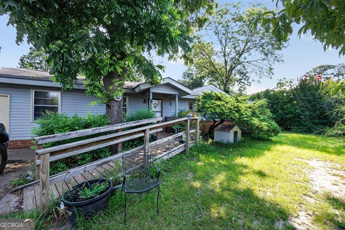 216 Harris Street Property Photo 2