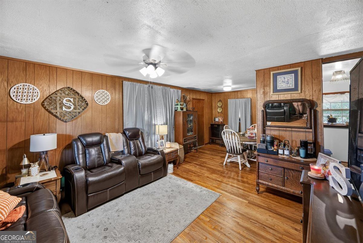 216 Harris Street Property Photo 6