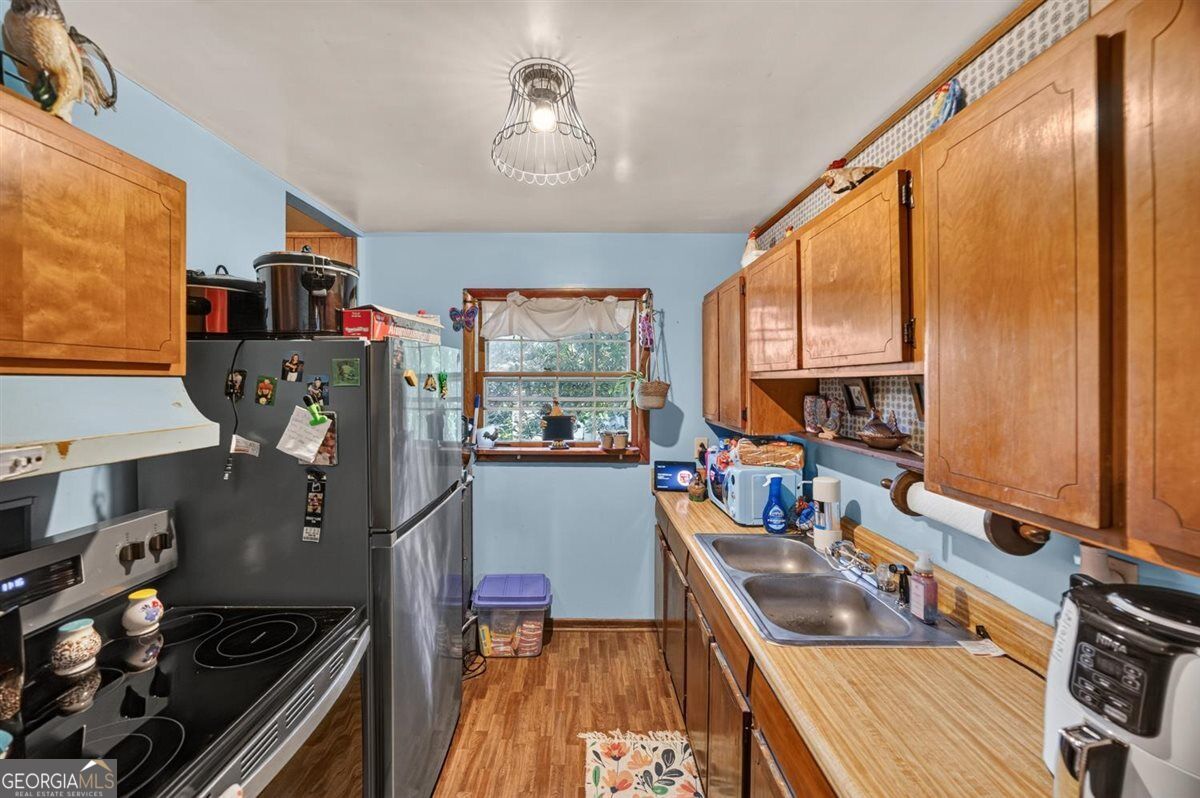 216 Harris Street Property Photo 7