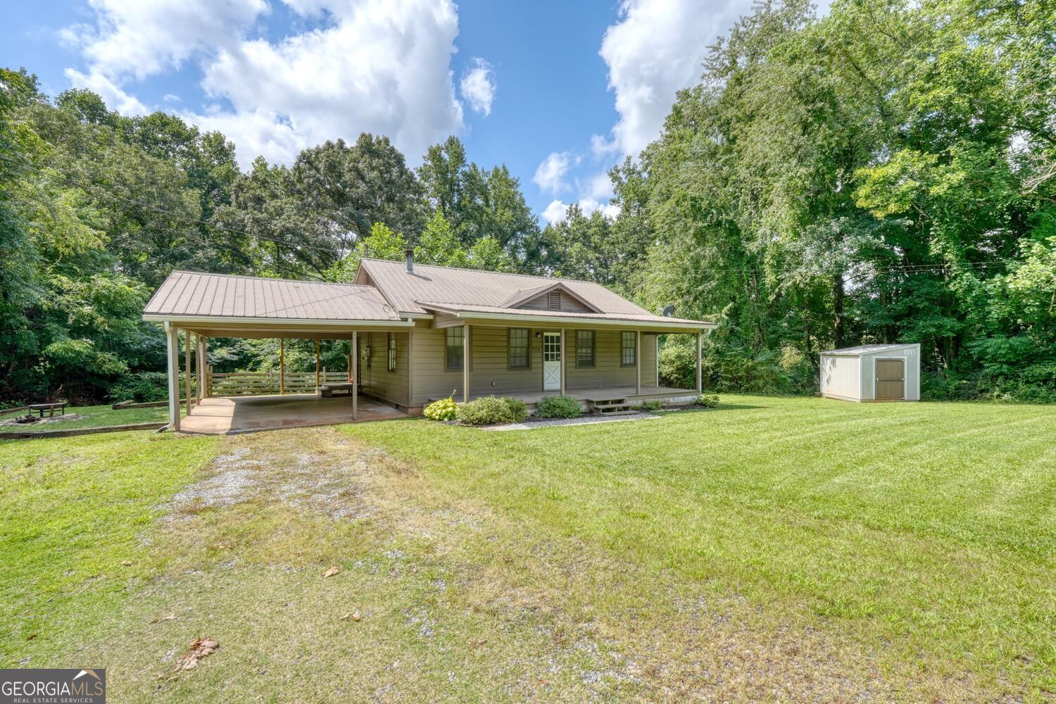 723 Bugscuffle Road Property Photo 1