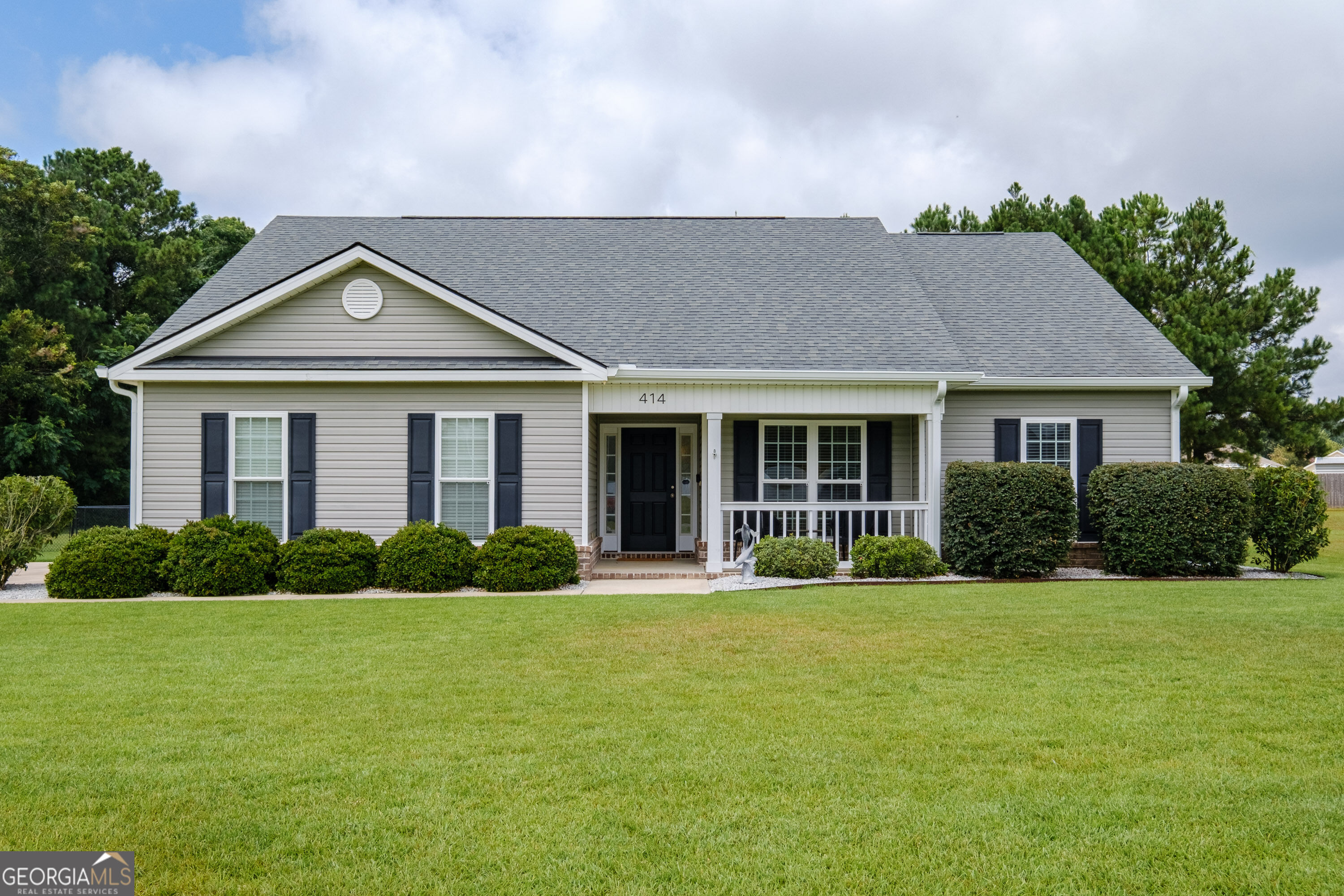414 Small Pond Lane Property Photo 1