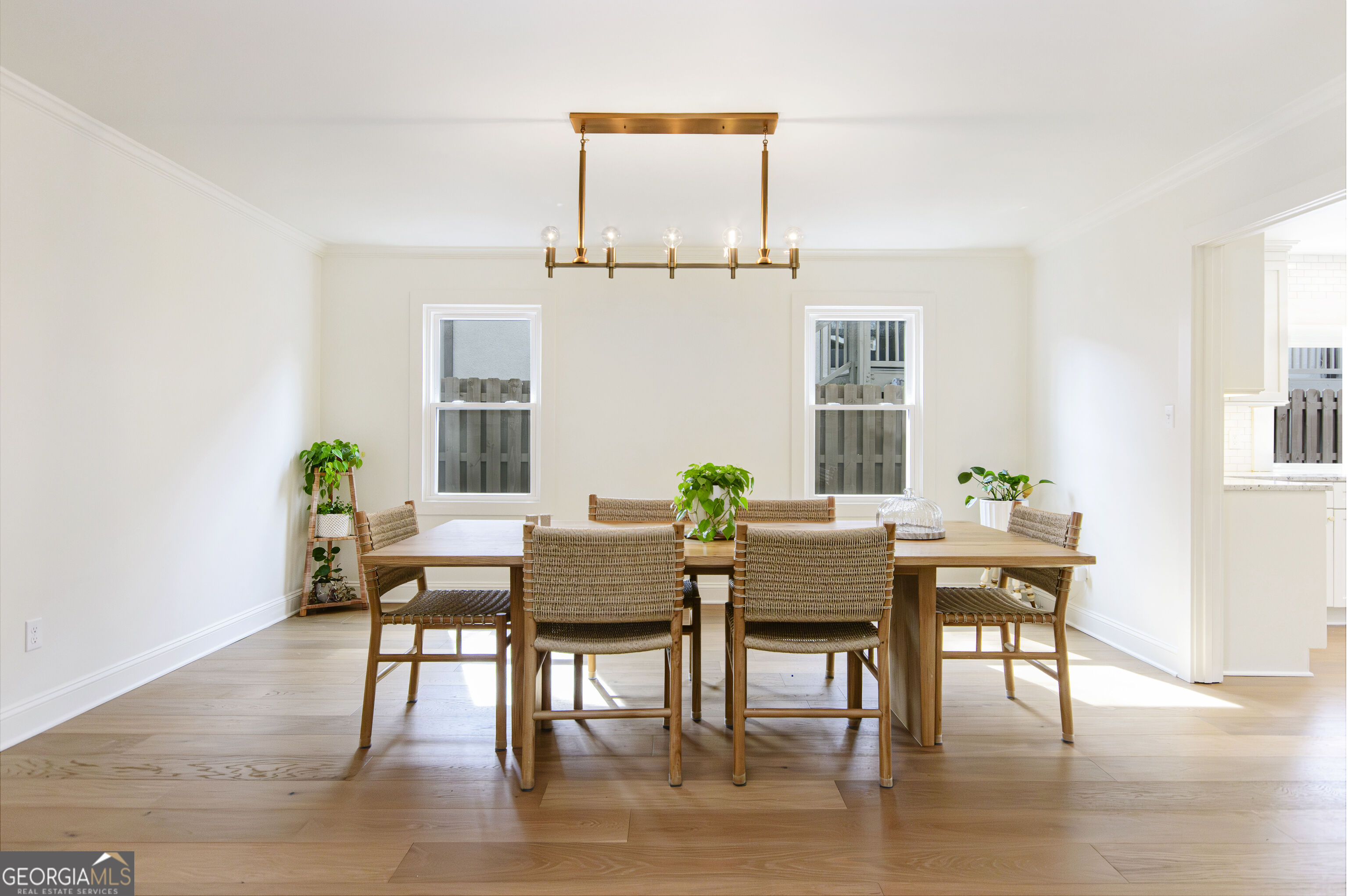 10120 Kinross Road Property Photo 4
