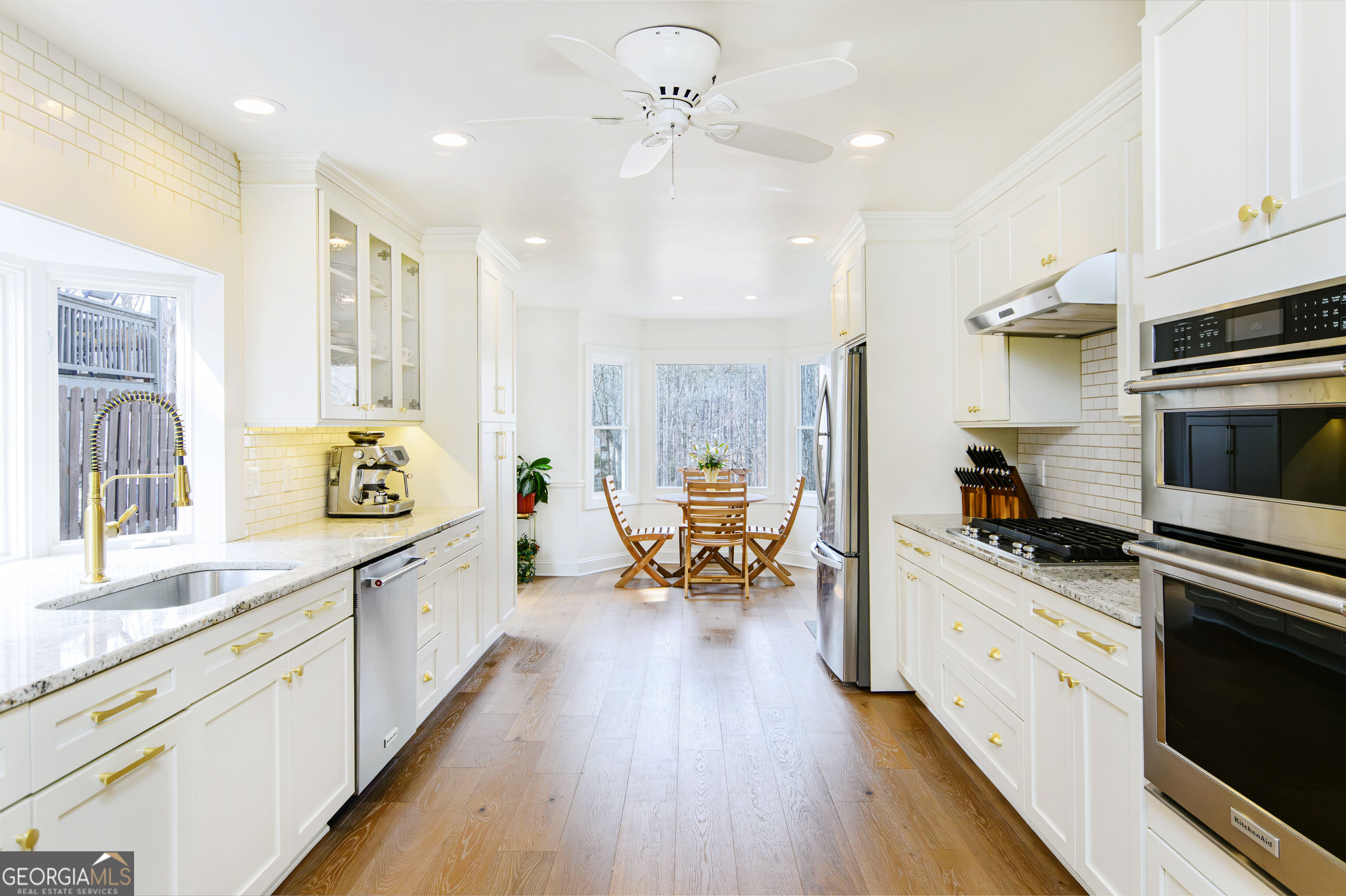 10120 Kinross Road Property Photo 7