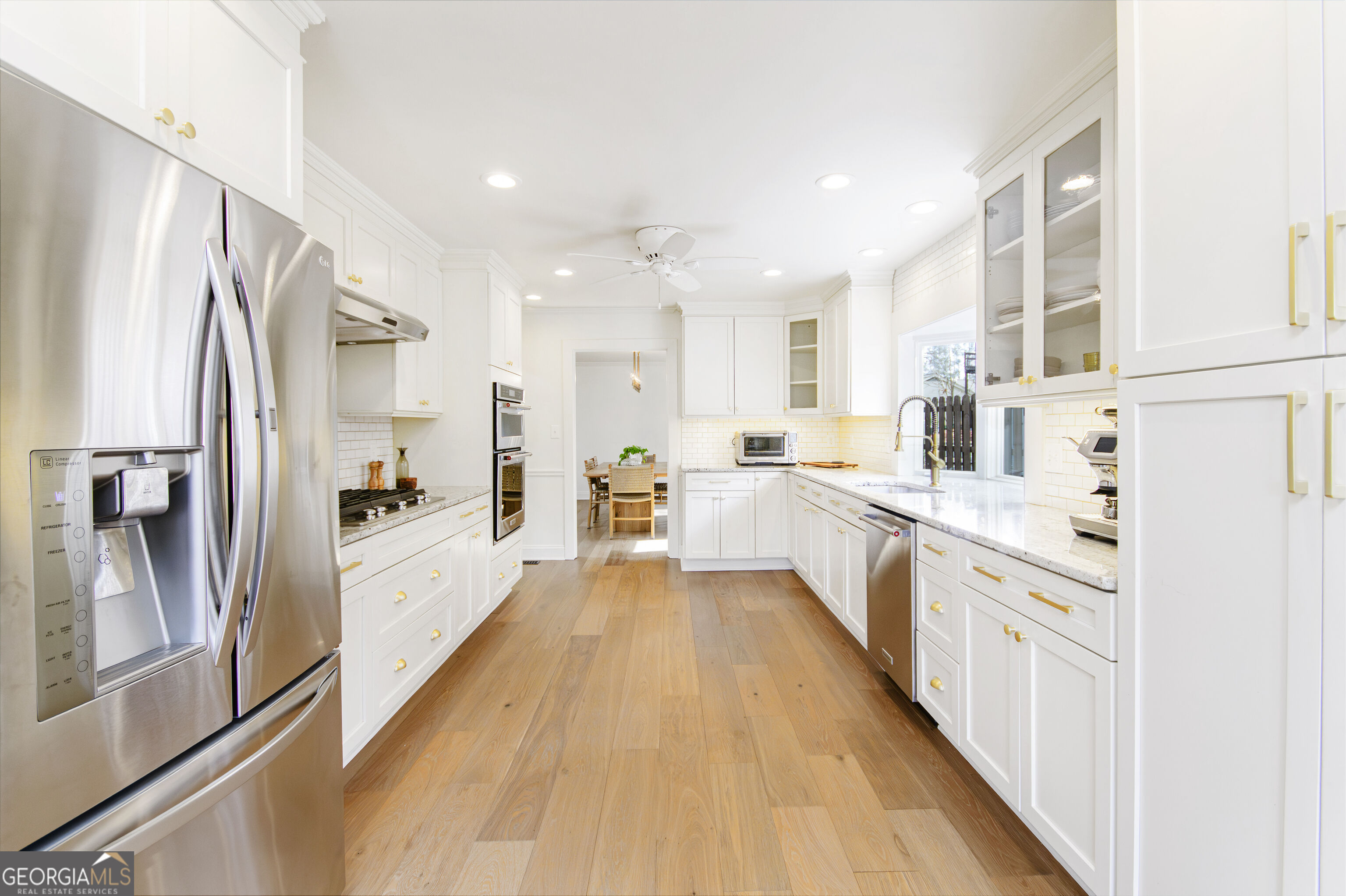 10120 Kinross Road Property Photo 8