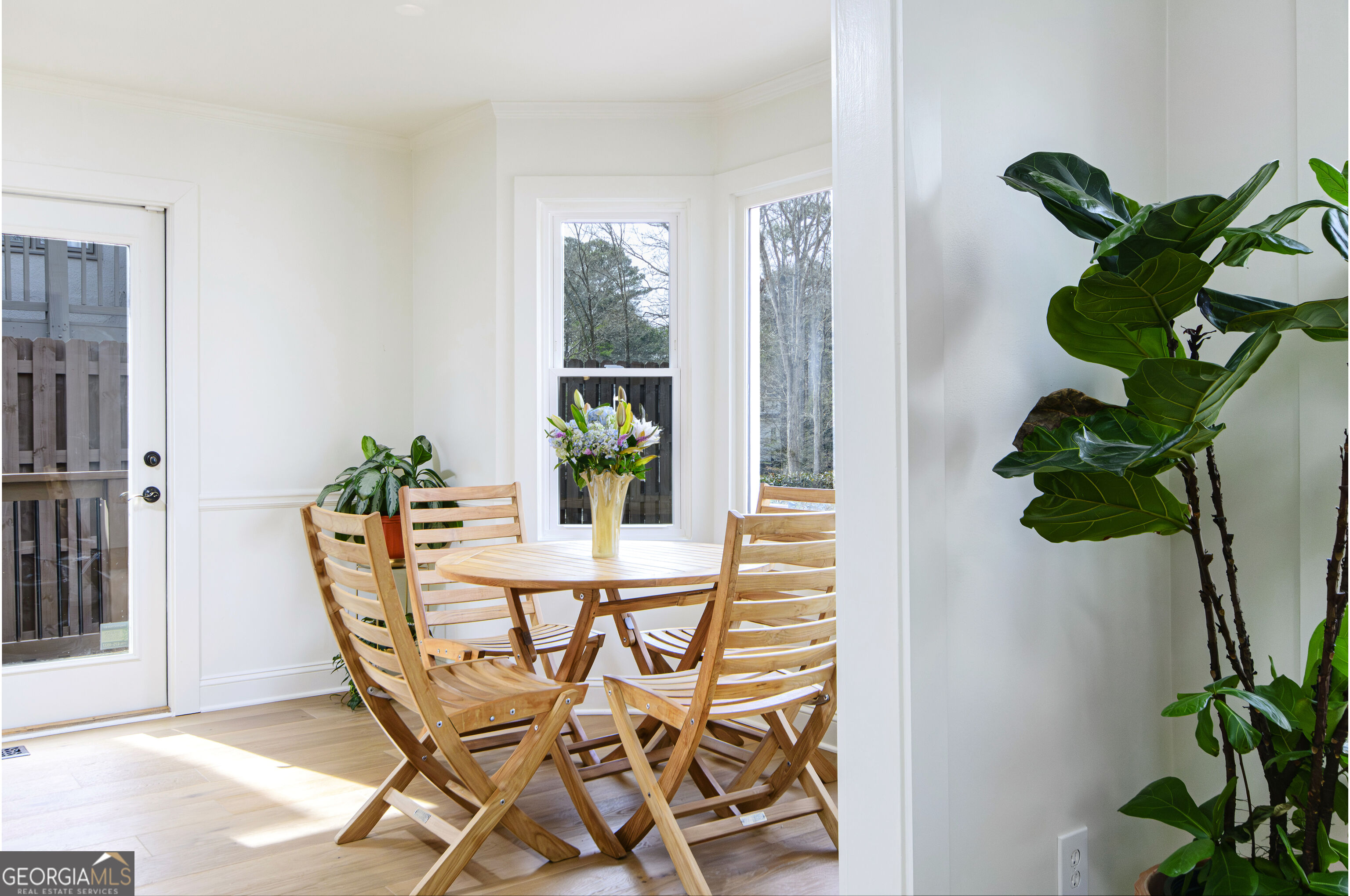 10120 Kinross Road Property Photo 9