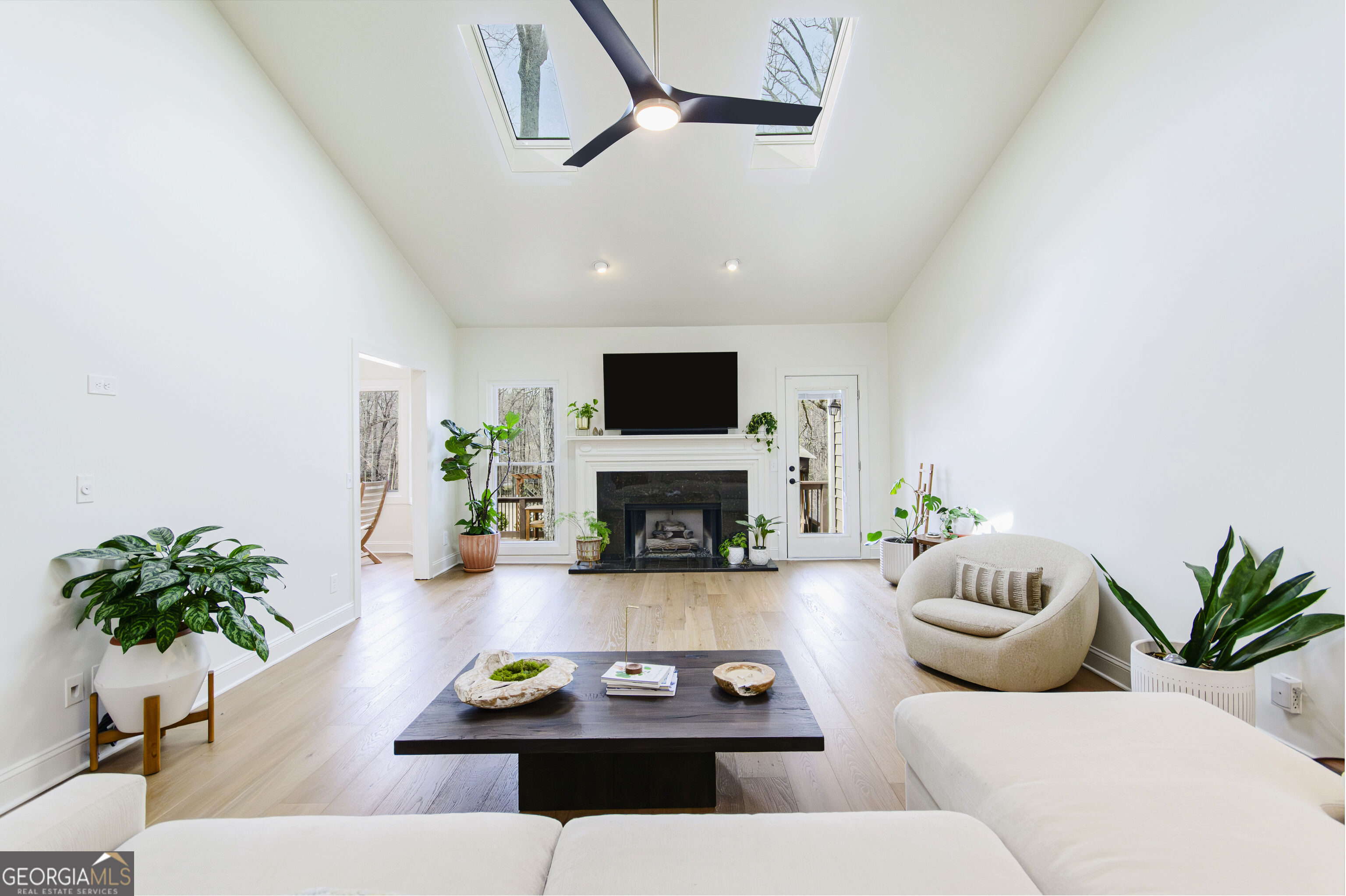 10120 Kinross Road Property Photo 10