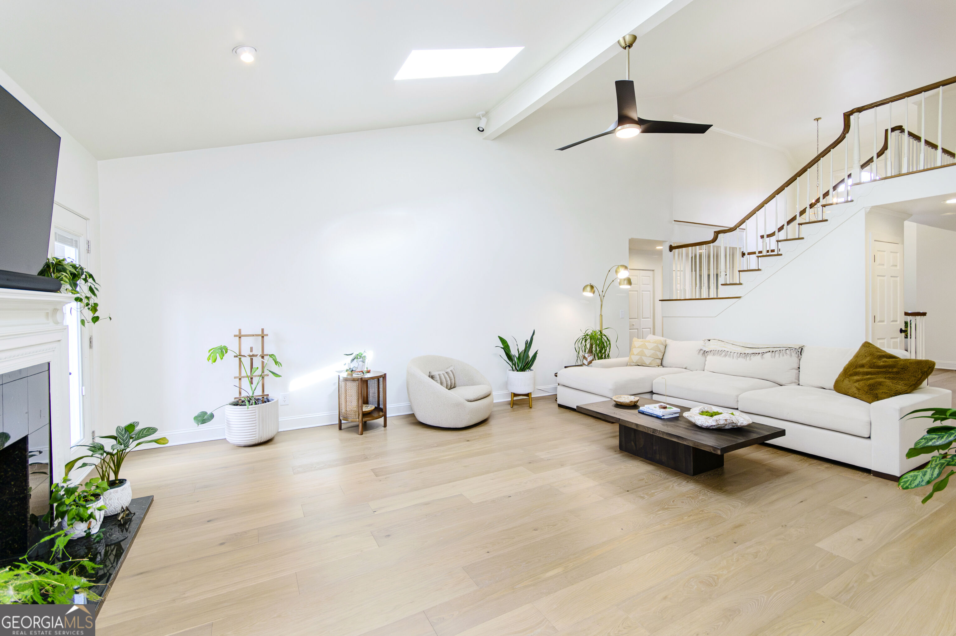 10120 Kinross Road Property Photo 11