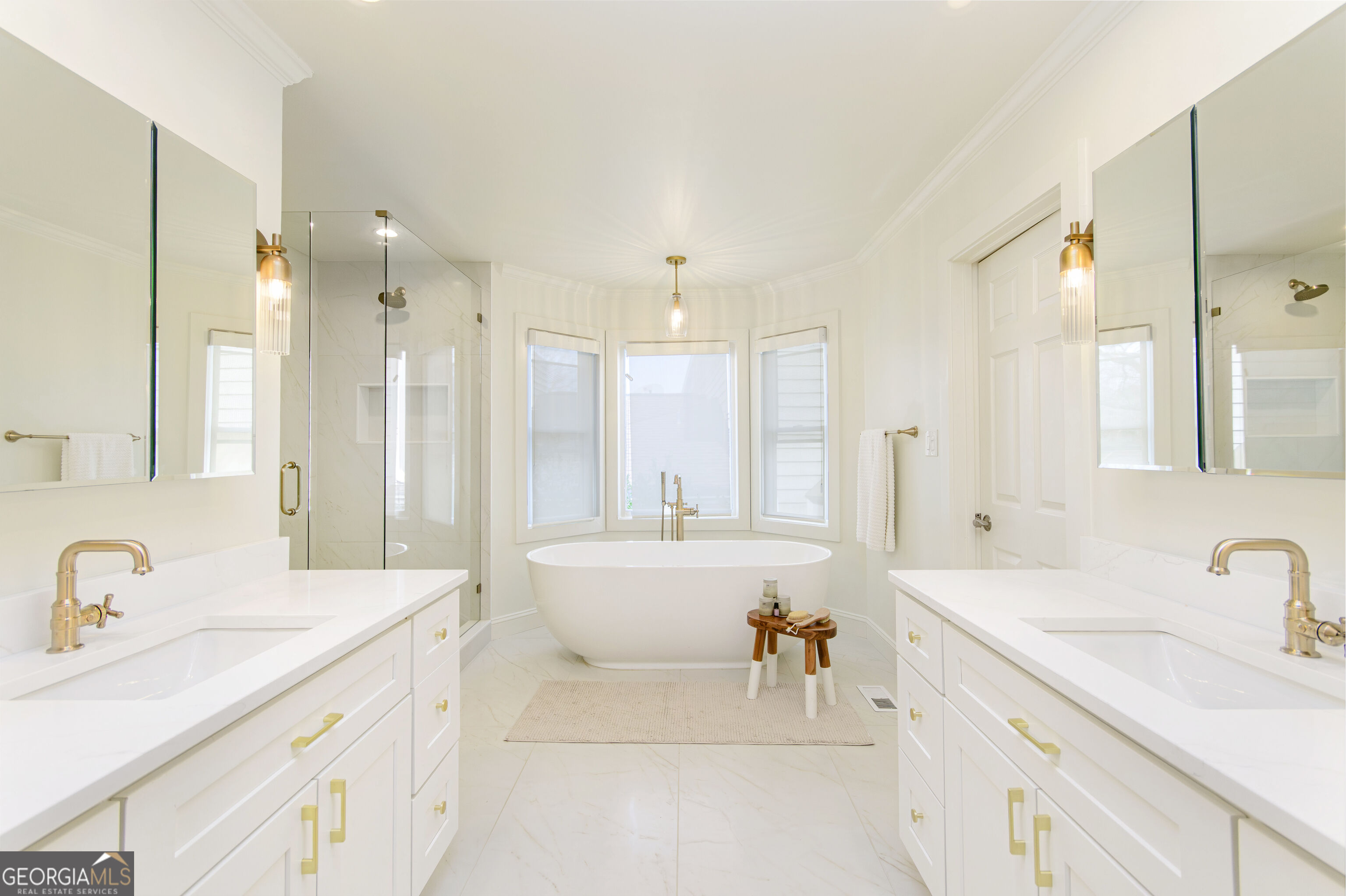 10120 Kinross Road Property Photo 14