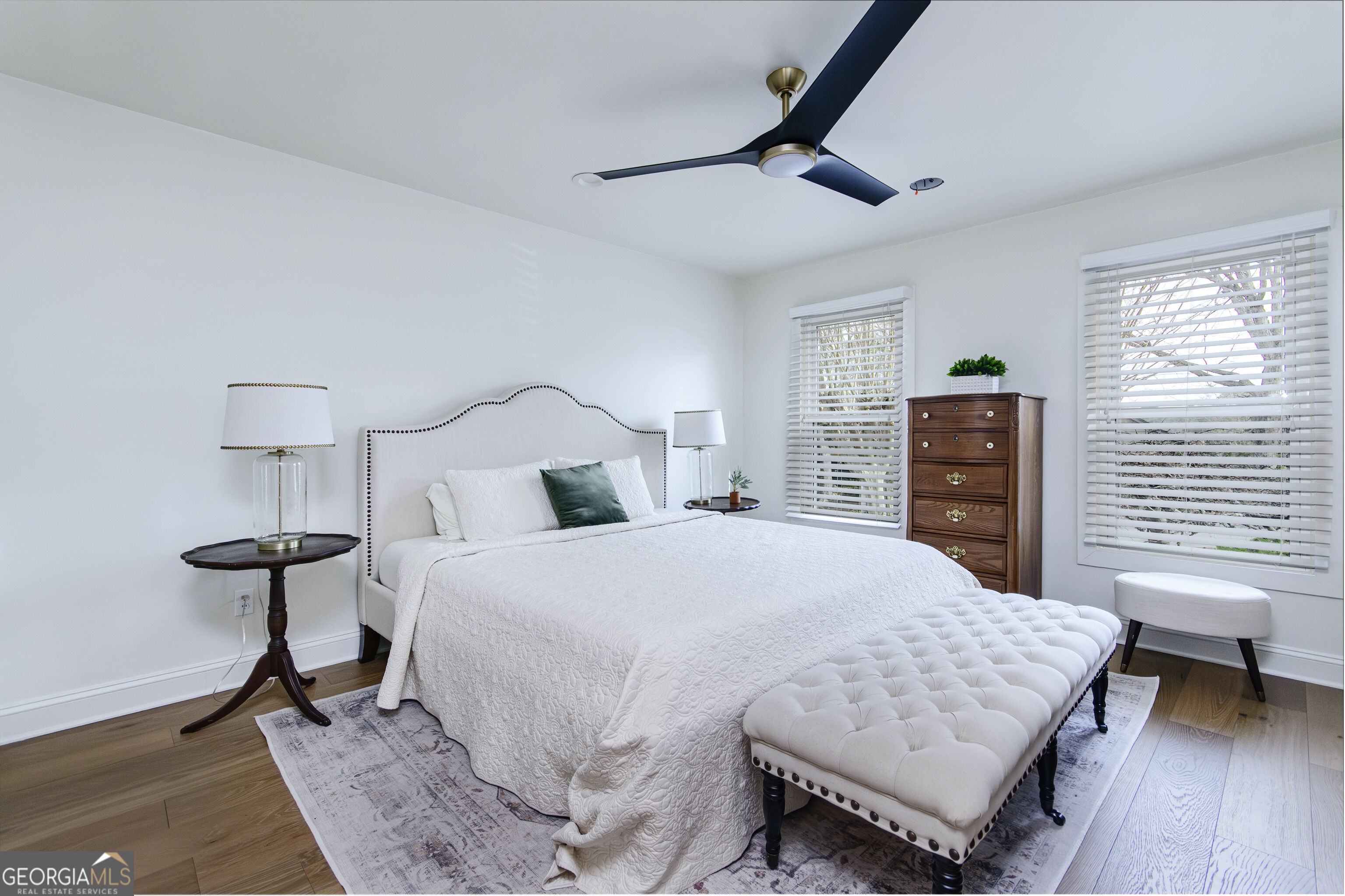 10120 Kinross Road Property Photo 15