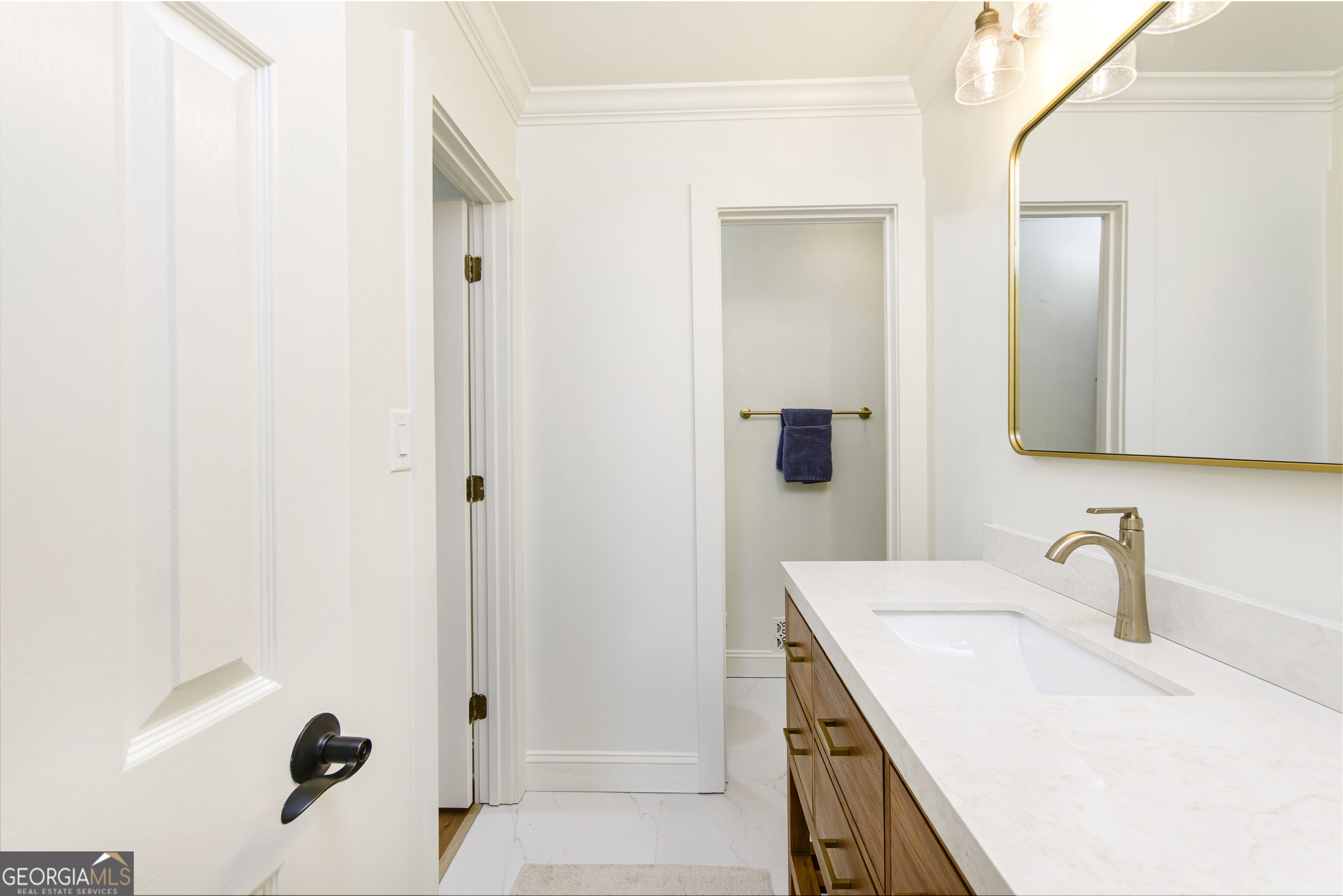 10120 Kinross Road Property Photo 16