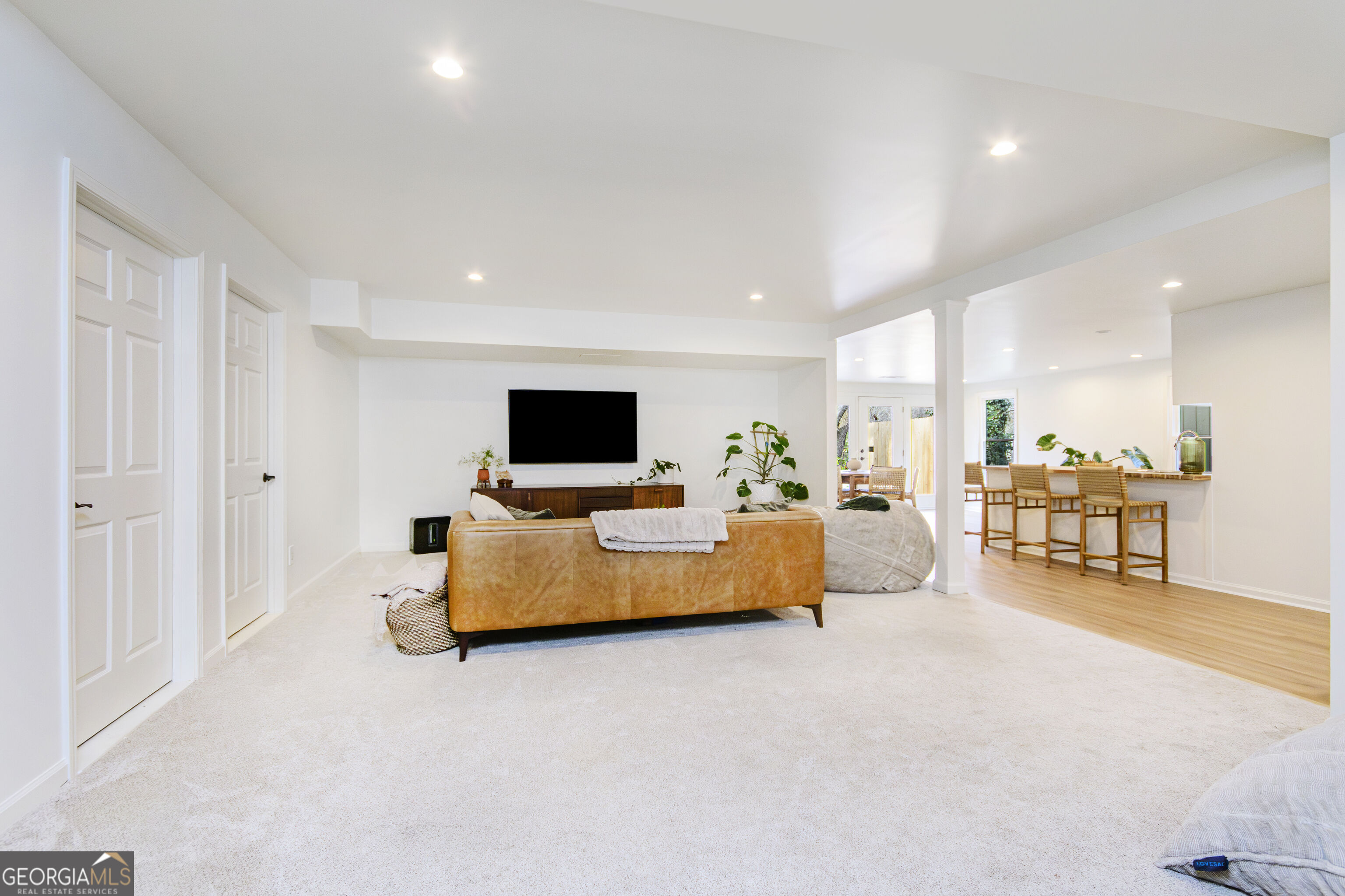 10120 Kinross Road Property Photo 20
