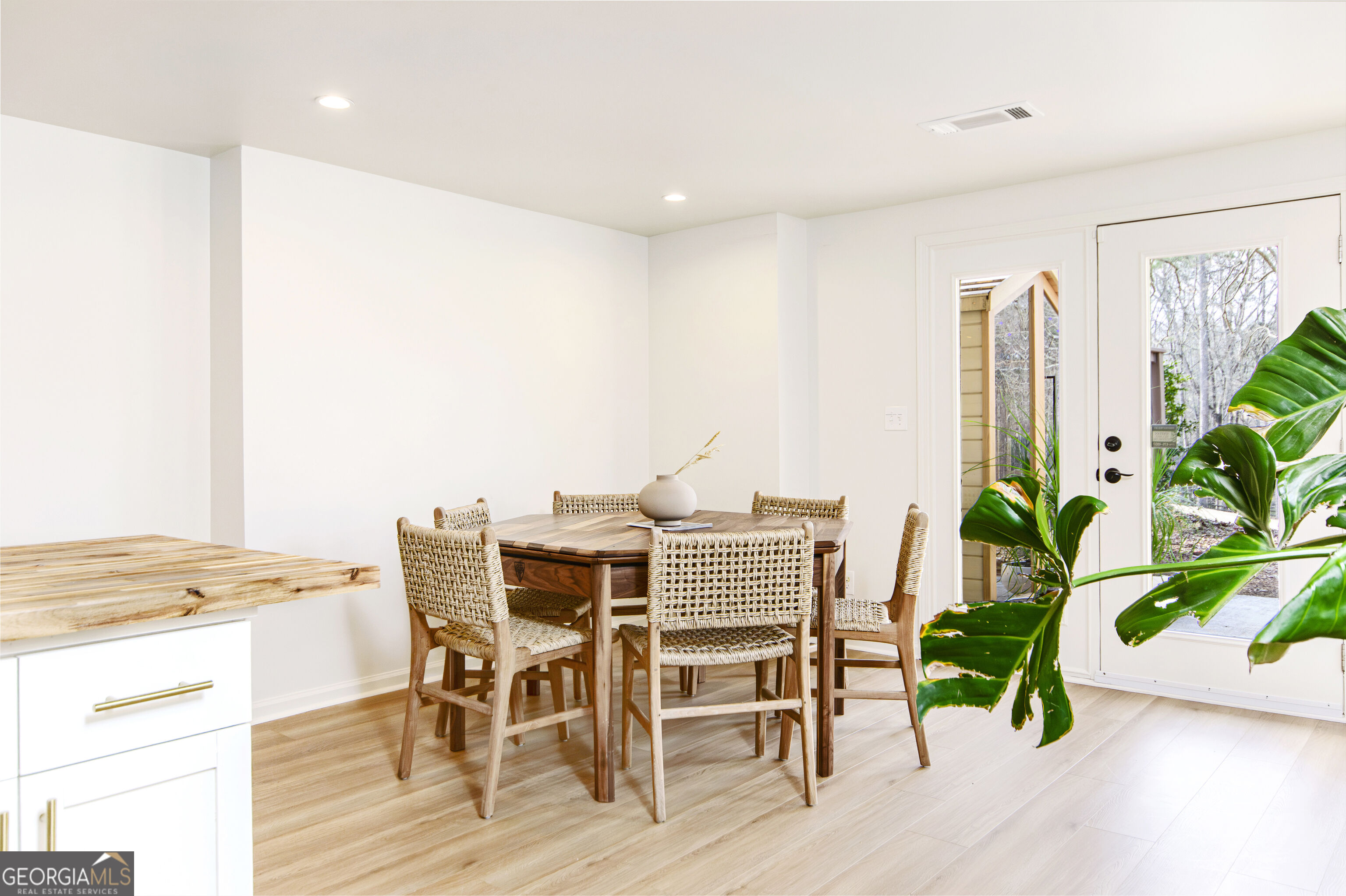 10120 Kinross Road Property Photo 23