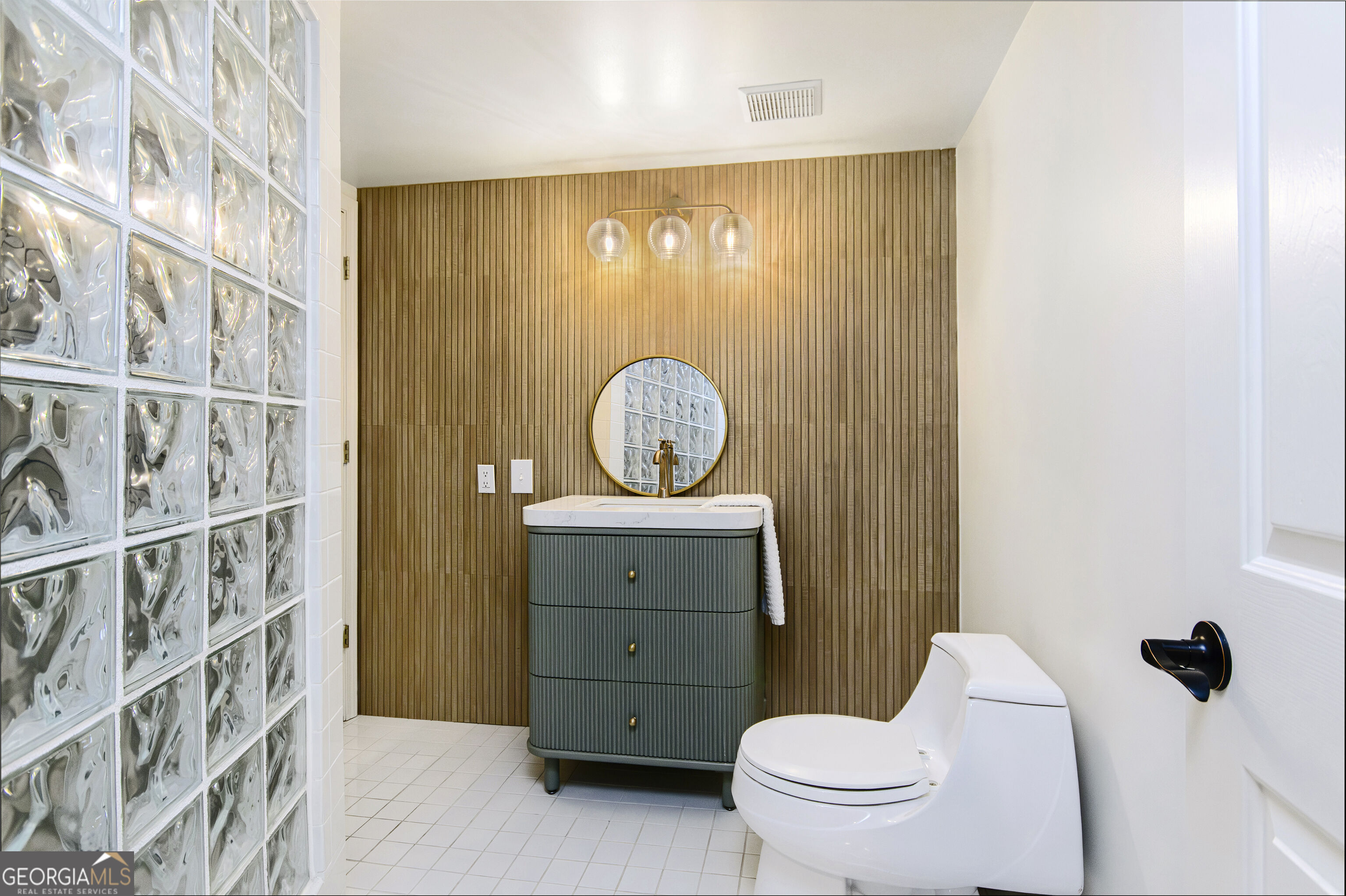 10120 Kinross Road Property Photo 24