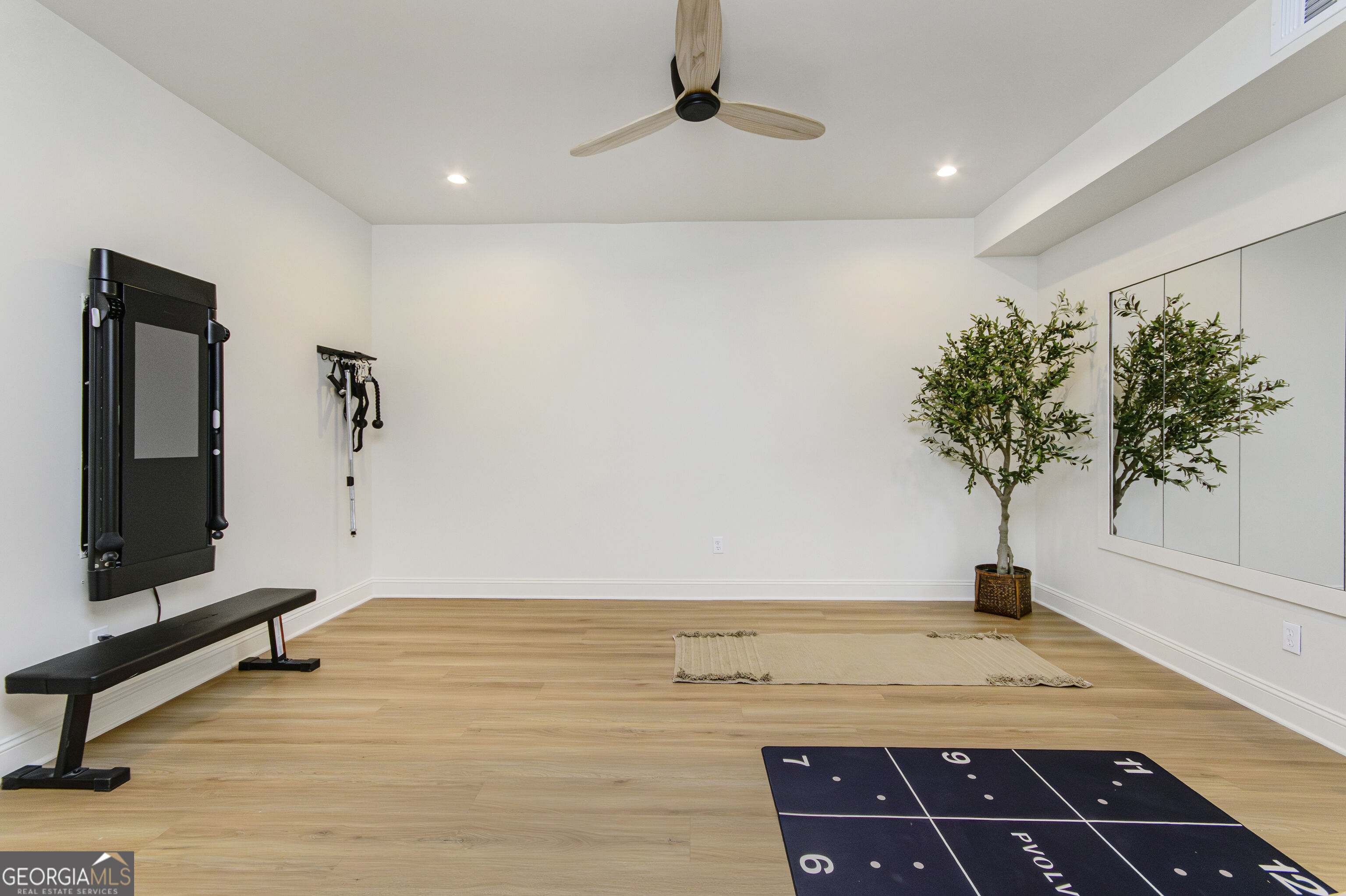 10120 Kinross Road Property Photo 26