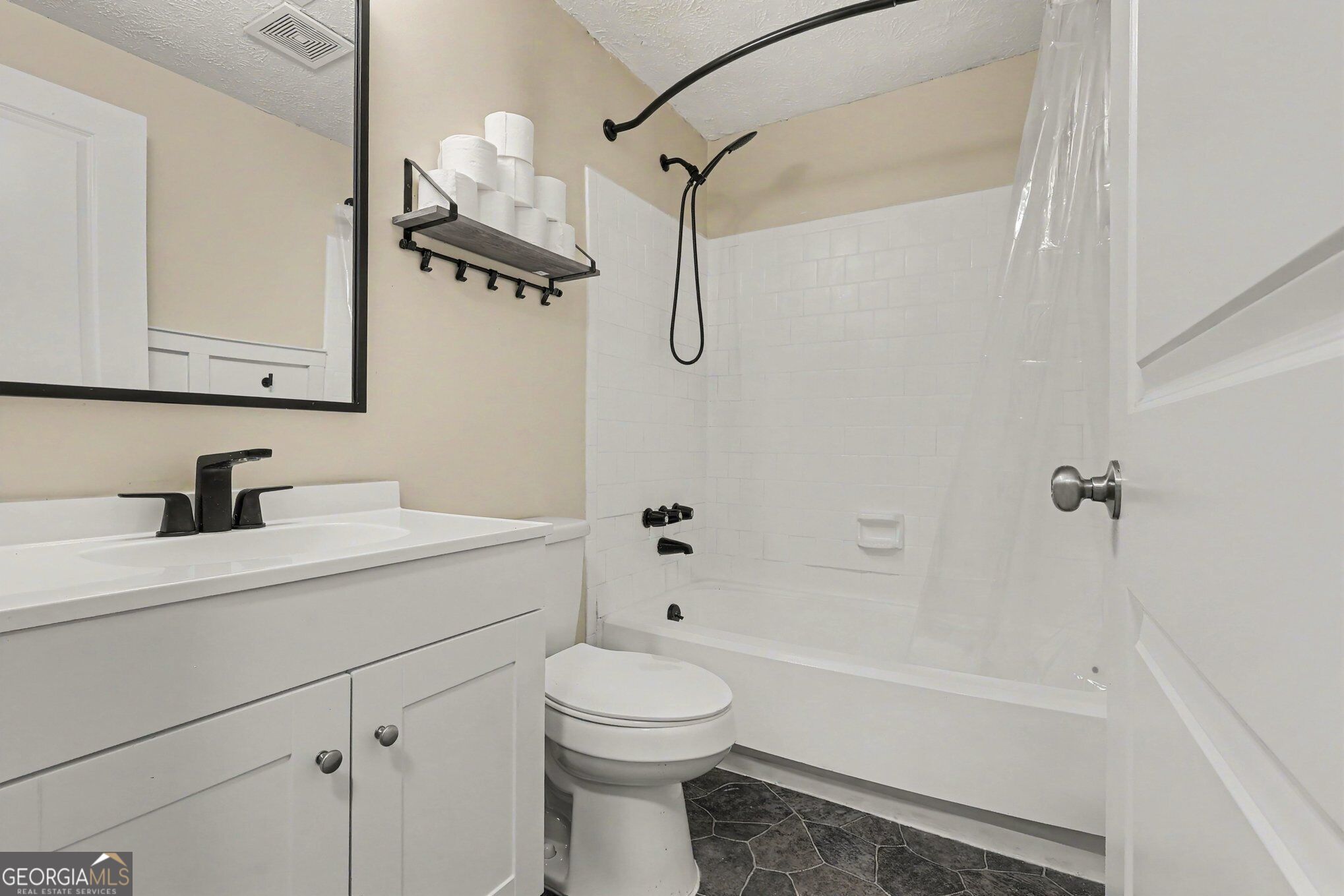 3286 Tasman Court Property Photo 18