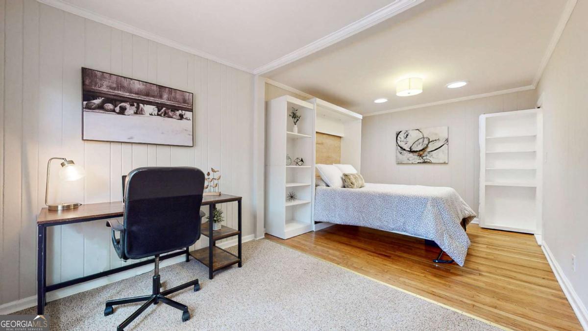 579 N Superior Avenue Property Photo 20