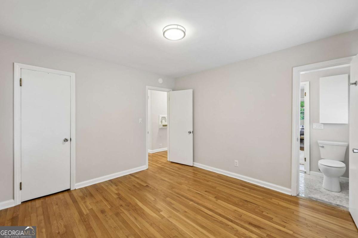 579 N Superior Avenue Property Photo 23