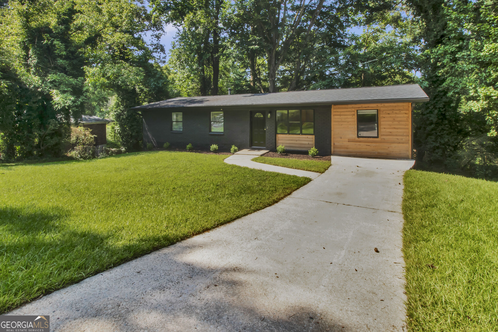 2461 Bouldercliff Way Se Property Photo 3