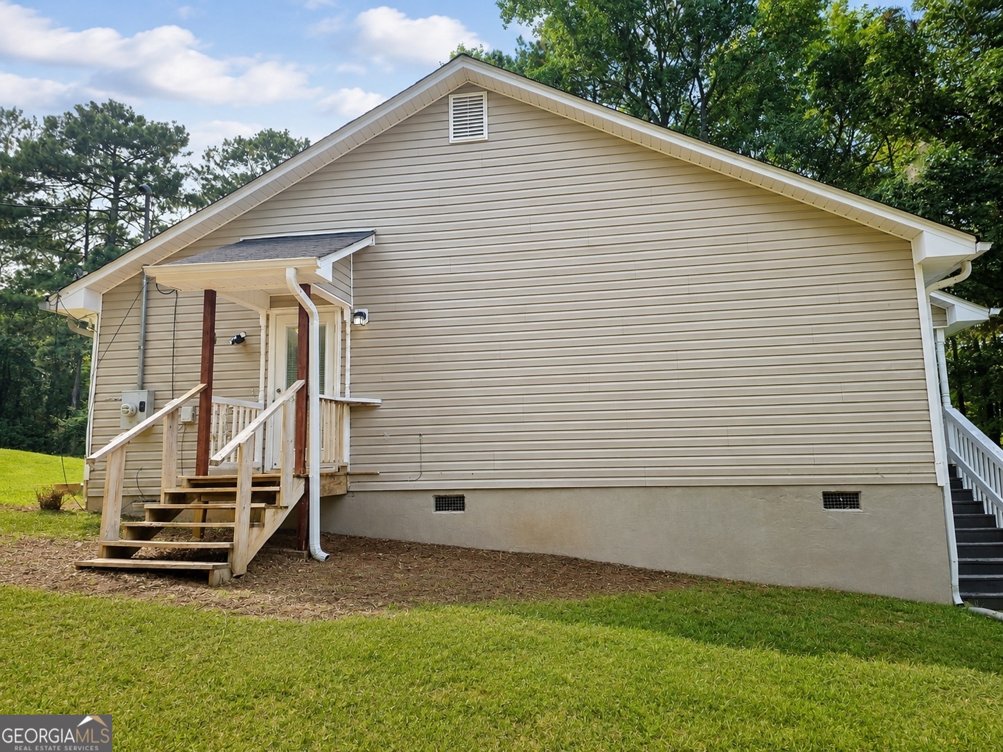 102 Westwood Drive Property Photo 3