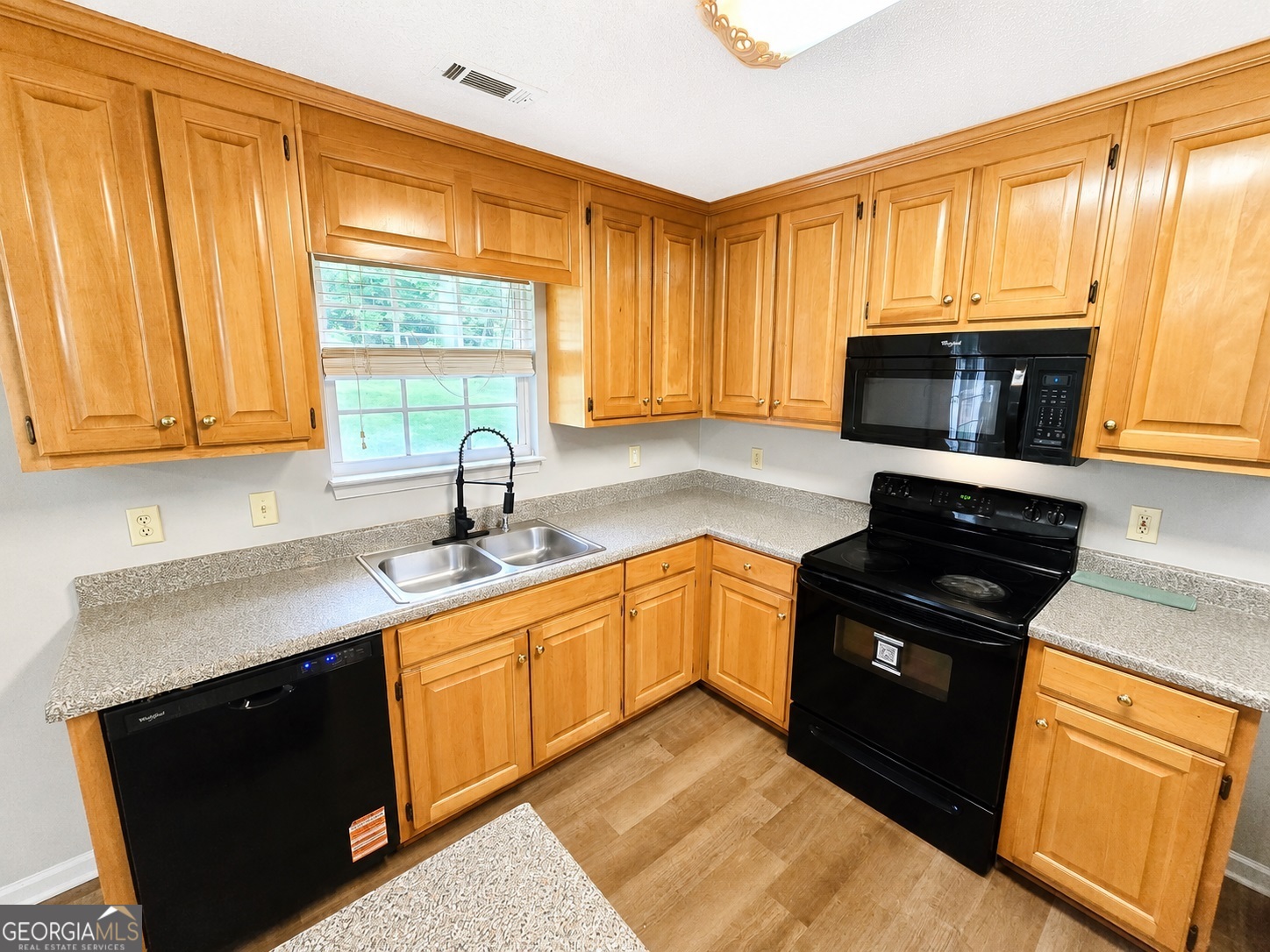 102 Westwood Drive Property Photo 15