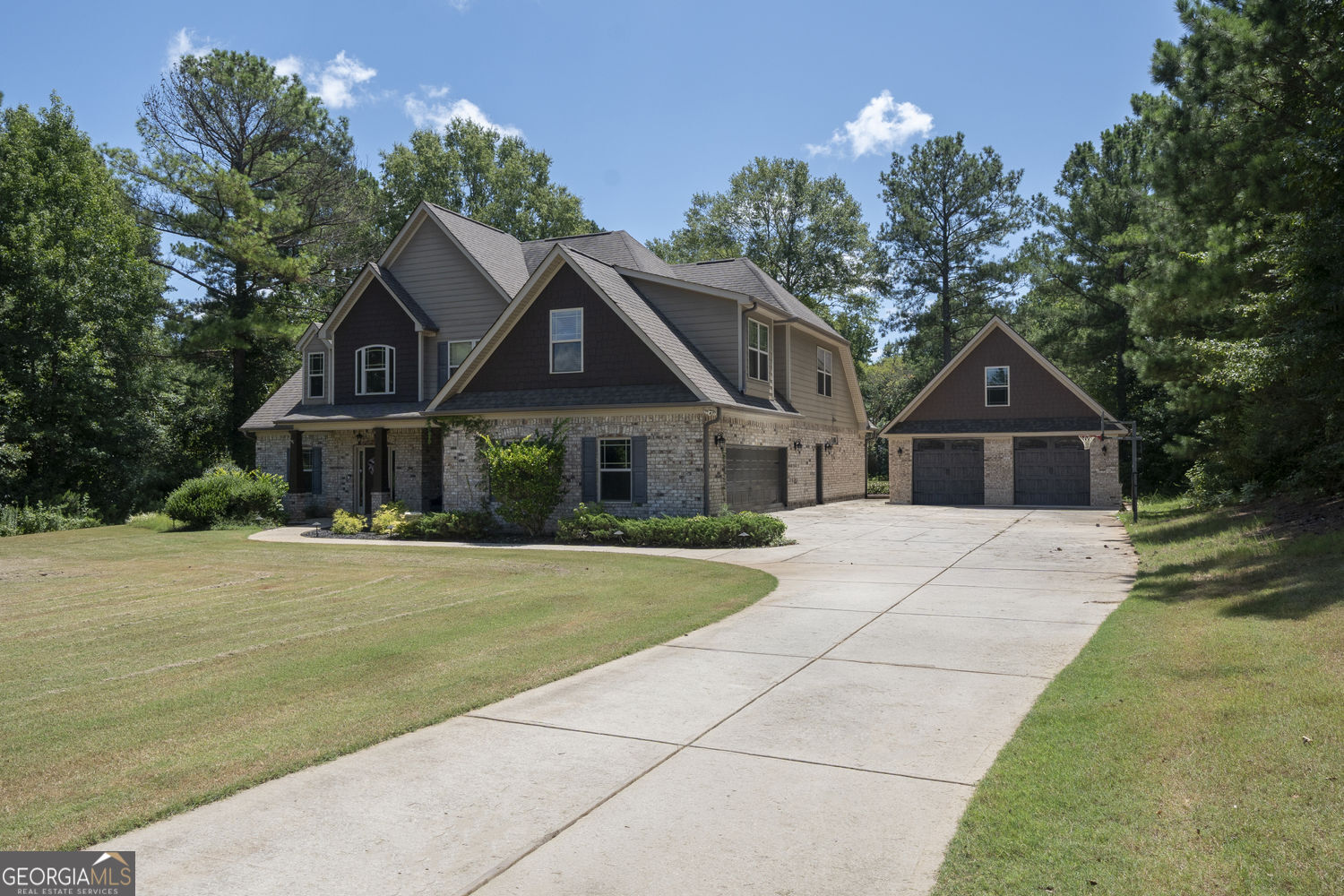 155 Chantilly Lane Property Photo 1