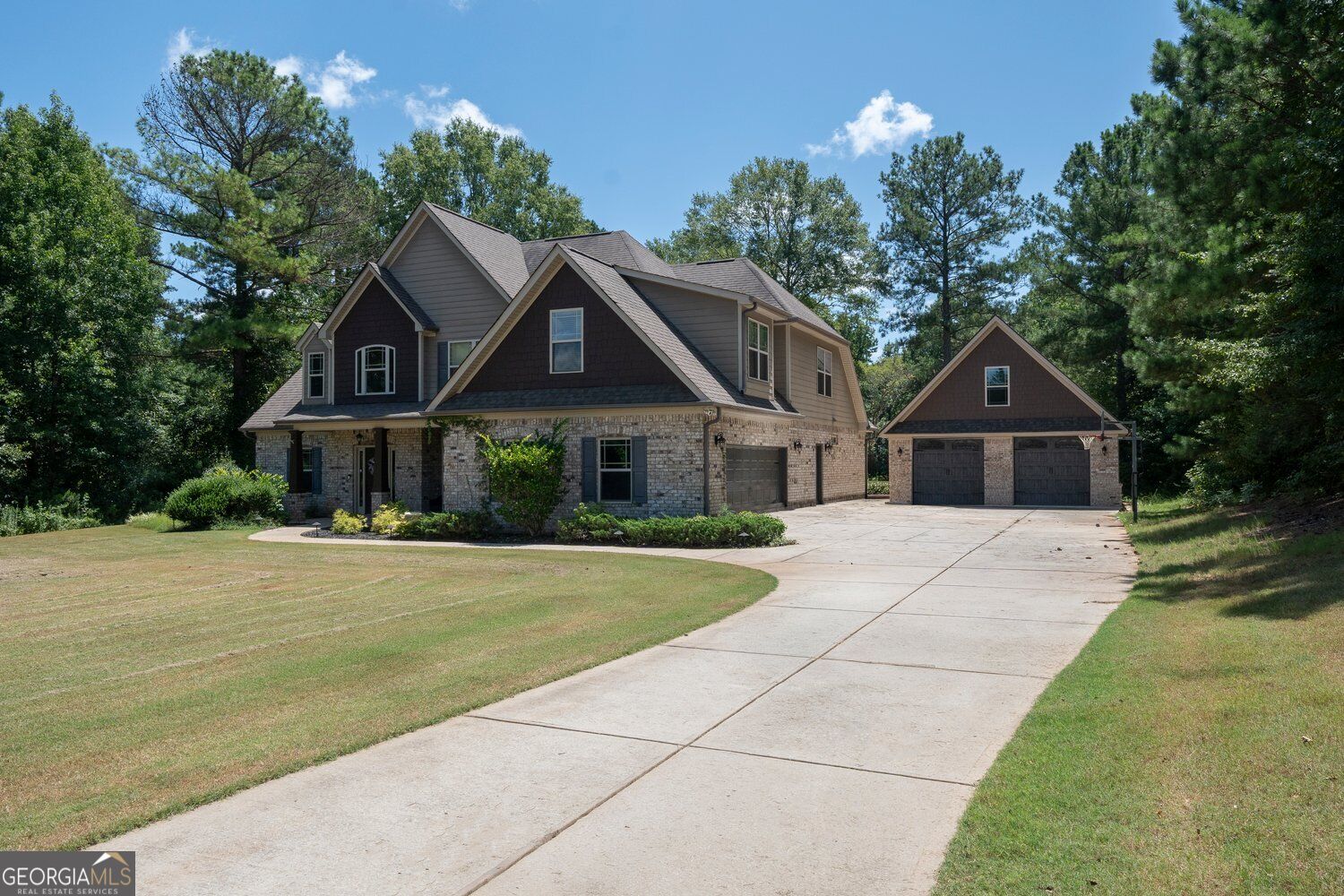 155 Chantilly Lane Property Photo 1