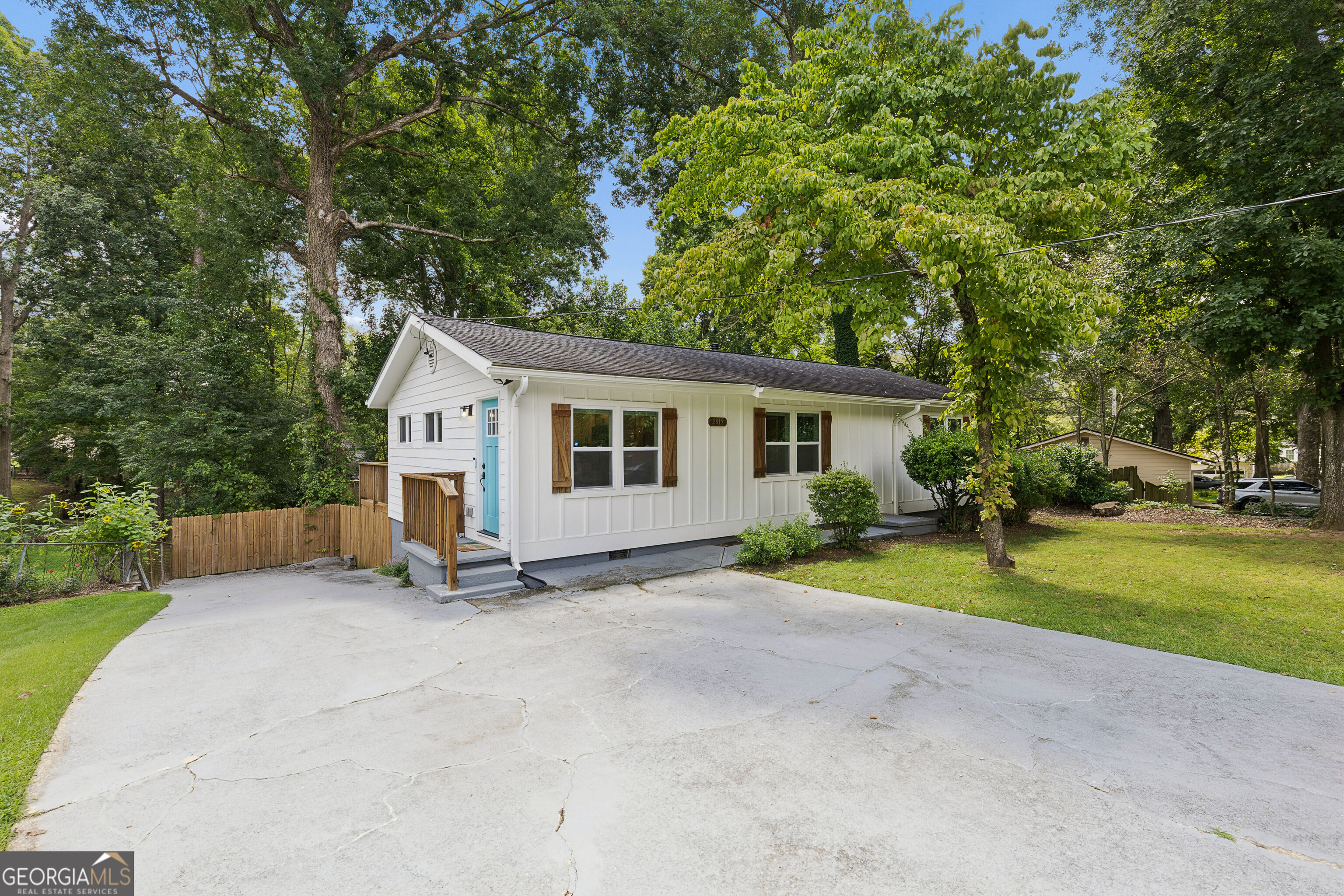2815 Old Concord Road Se Property Photo 1