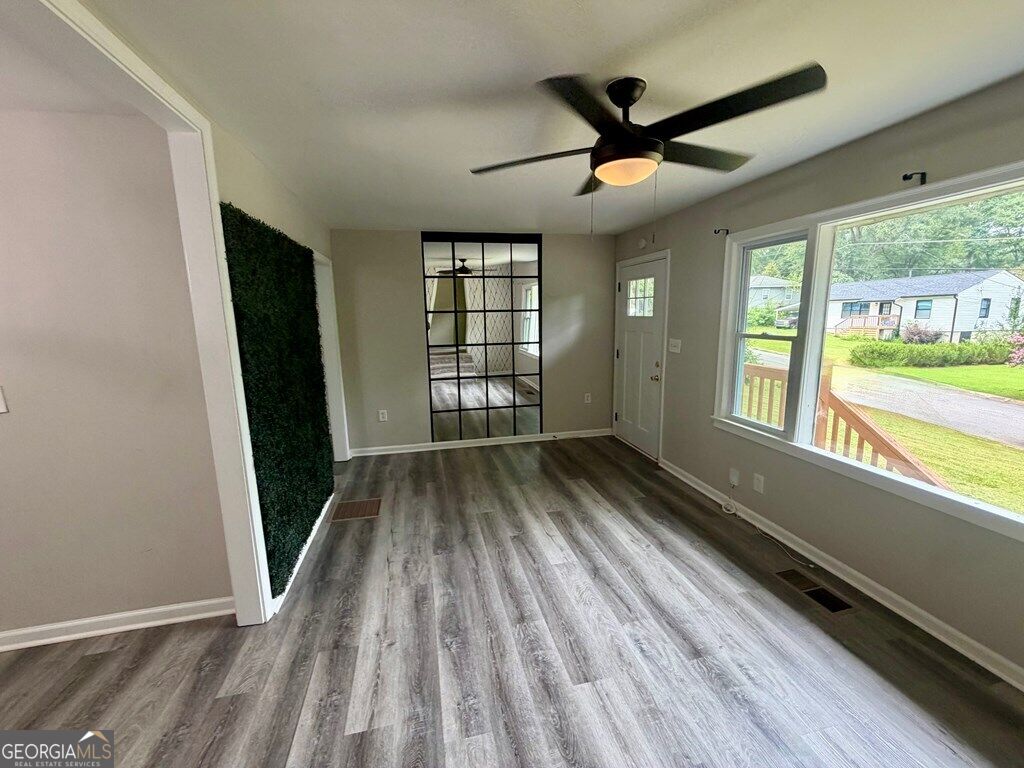 2190 Gordon Circle Se Property Photo 5